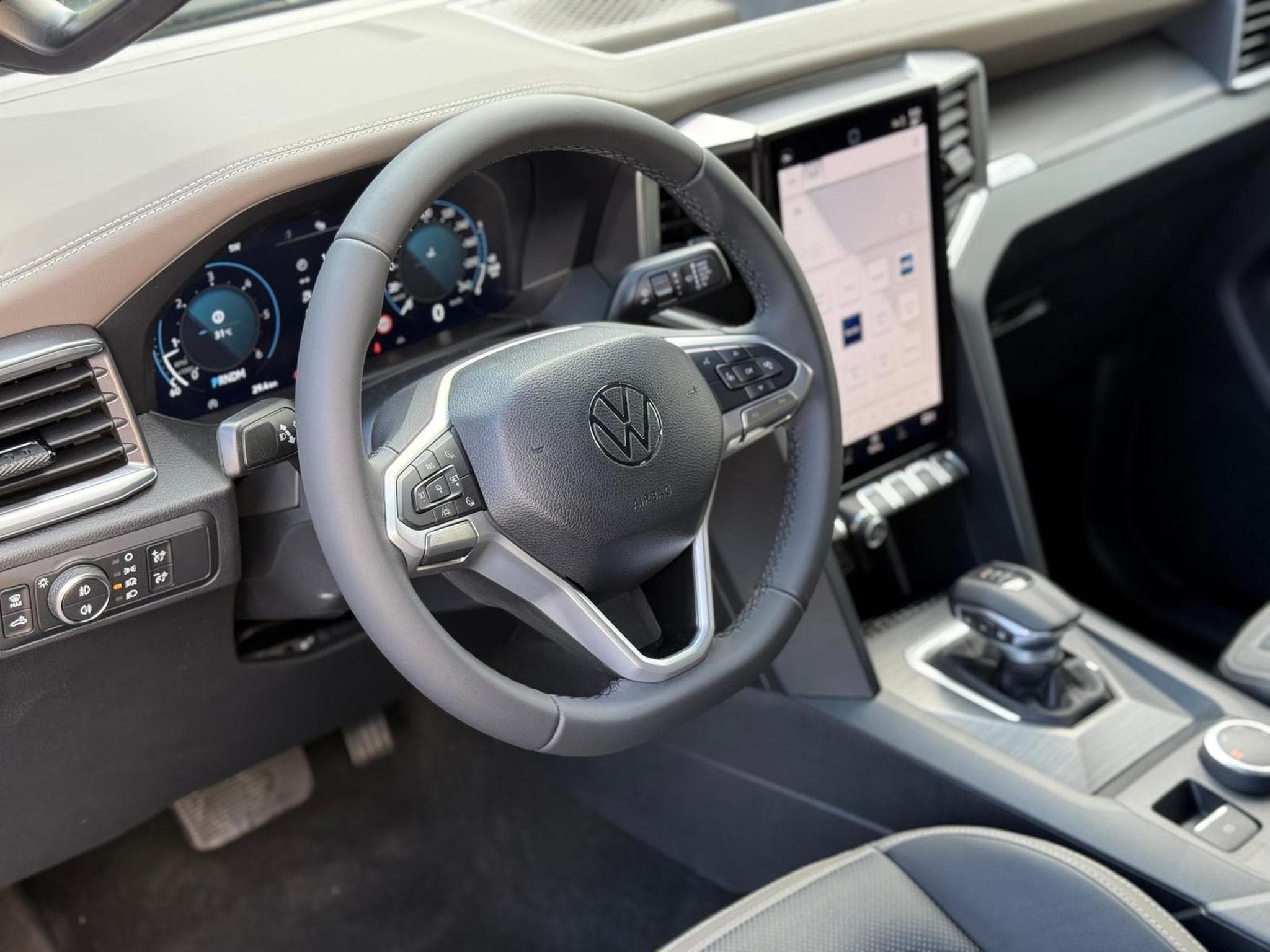 VW Amarok DC Aventura (2025) - Photo 9