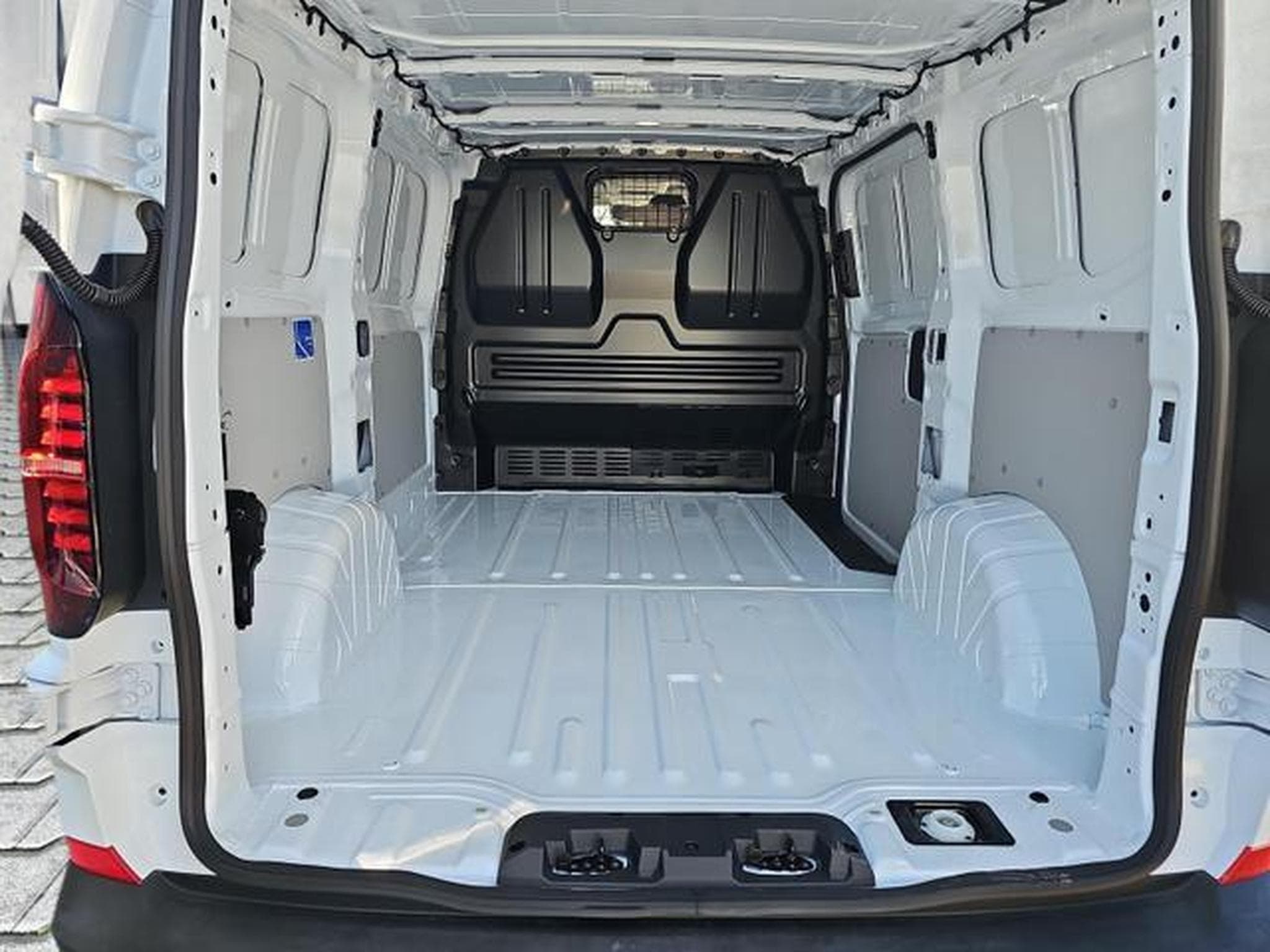 VW T7 Transporter Kaste 2.0 TDI 81 kW KR (2025) - Foto 14