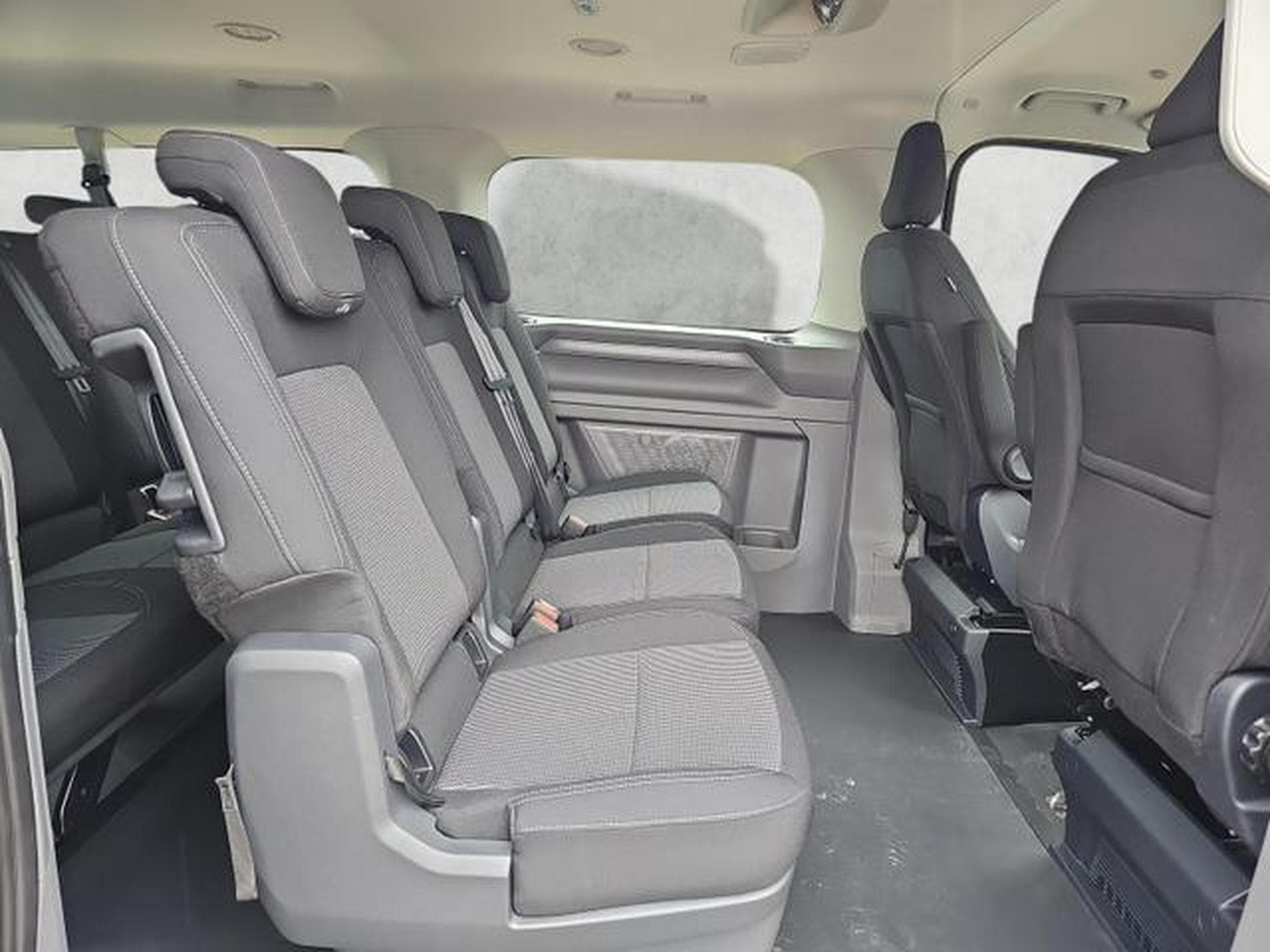 VW T7 2.0 TDI 81 kW LR (2025) - Foto 13
