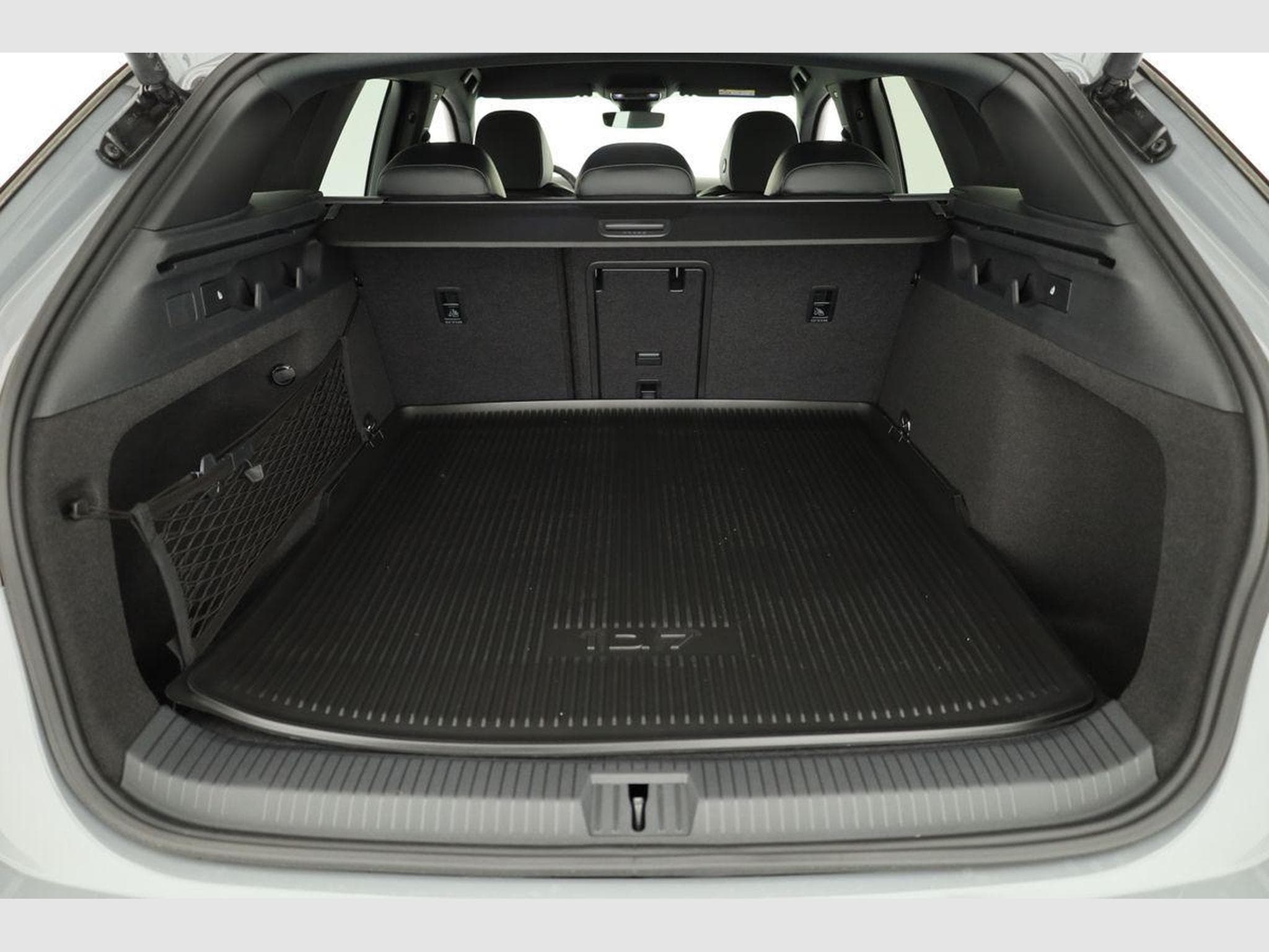 VW ID.7 Kombi Pro S 210 kW (2026) - Photo 11