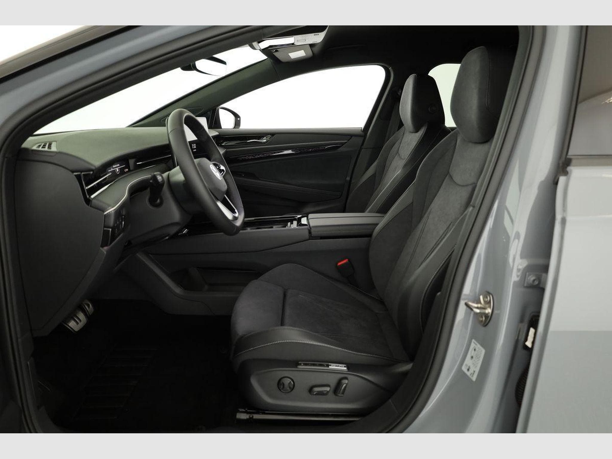 VW ID.7 Kombi Pro S 210 kW (2026) - Photo 9