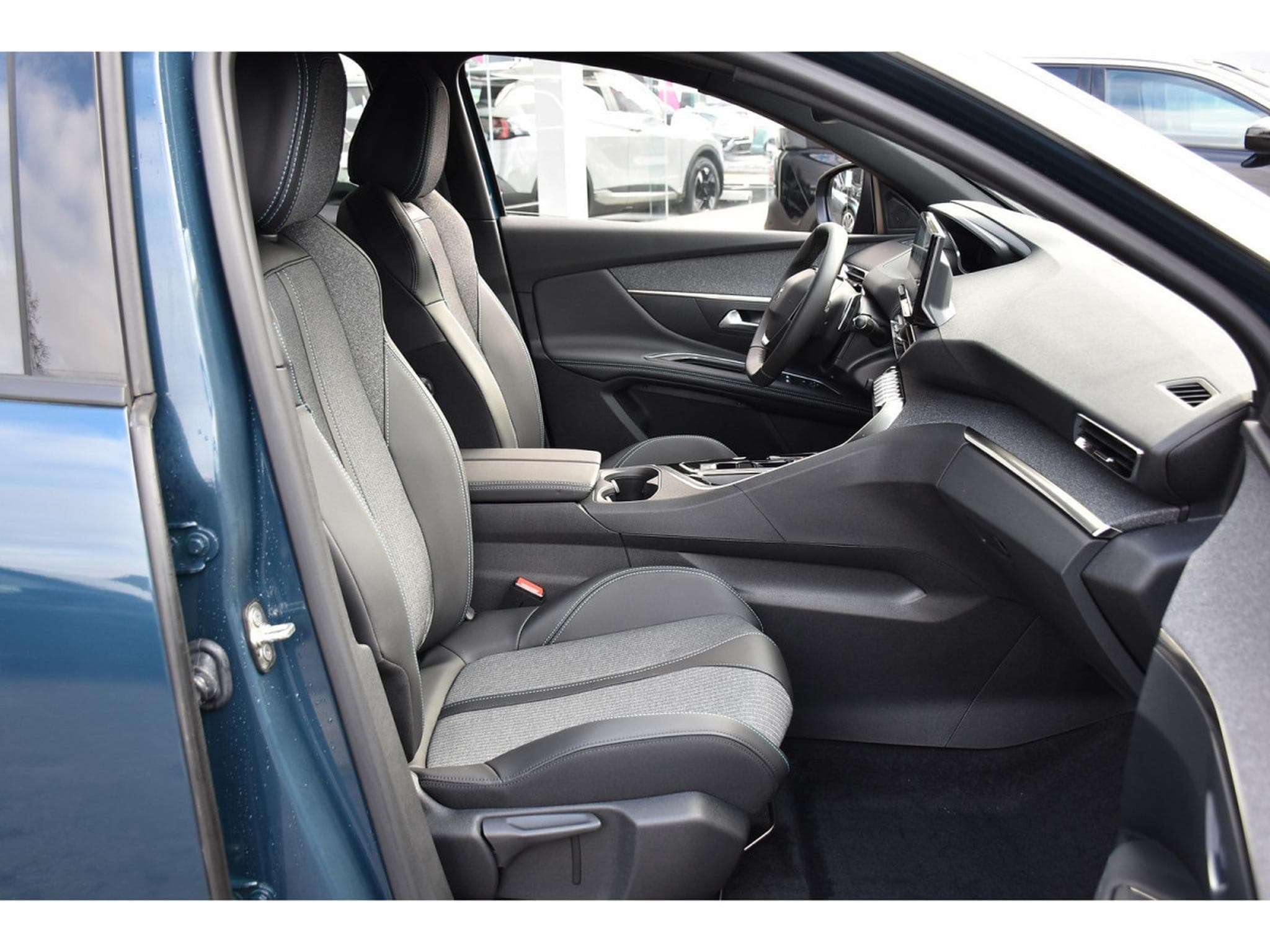 Peugeot 3008 1.6 Hybrid PHEV 224 Allure e-EAT8 LANE SIDE CAM NEUF (2023) - Photo 7