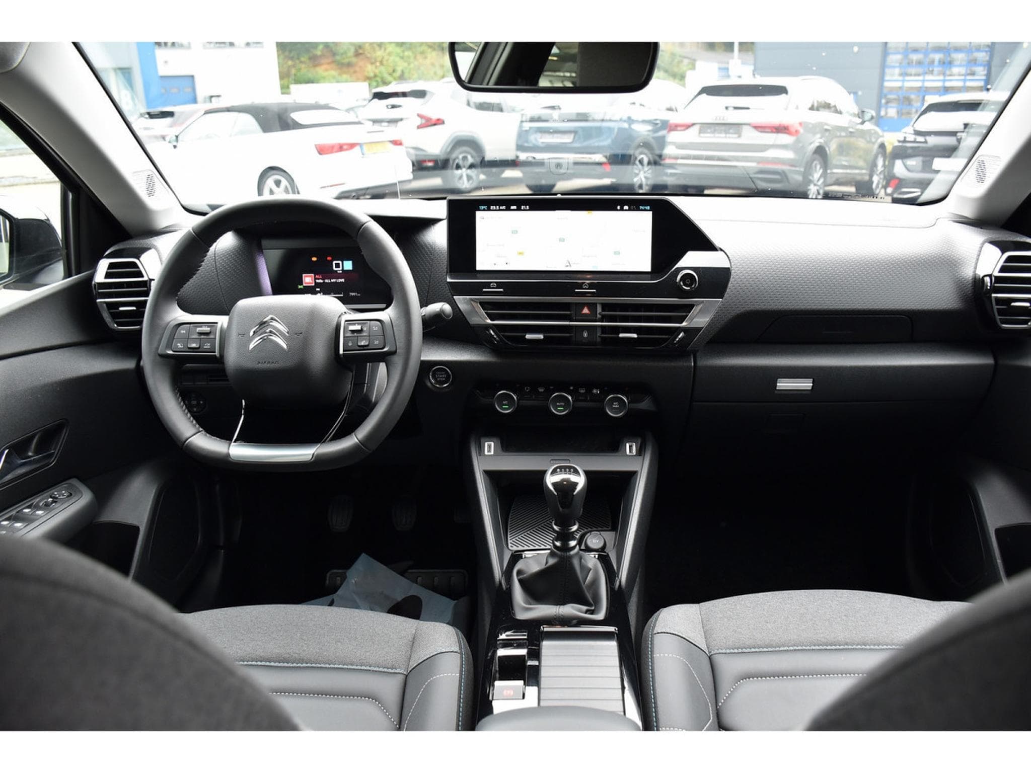Citroën C4 1.2 PureTech 130 Max CUIR CAM360 HUD SIDE LANE GPS 1° MAIN (2024) - Photo 9