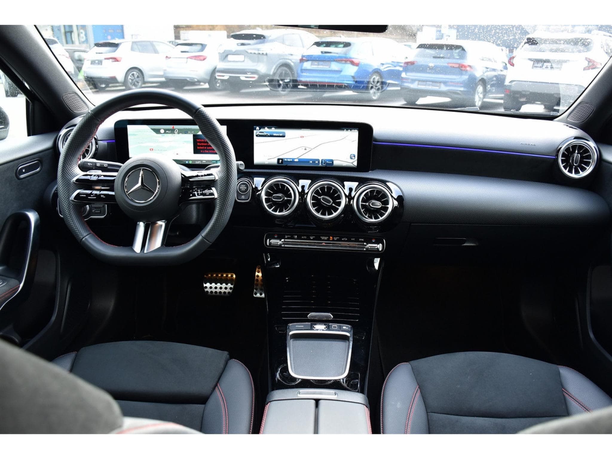 Mercedes A 200 AMG Line 7G-Tronic GPS LANE CAM PARK KEYLESS 1° MAIN (2025) - Photo 9