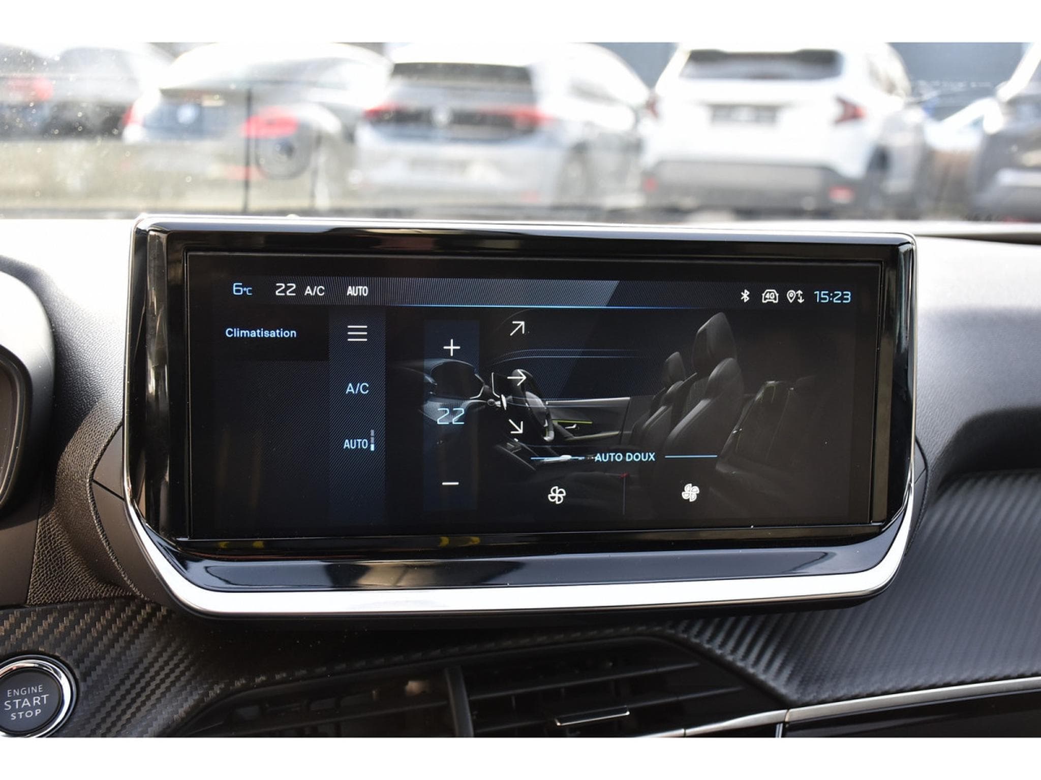Peugeot 2008 1.2 PureTech Allure ACC GPS LANE SIDE REGUL CAM 360 1° MAIN (2025) - Photo 18