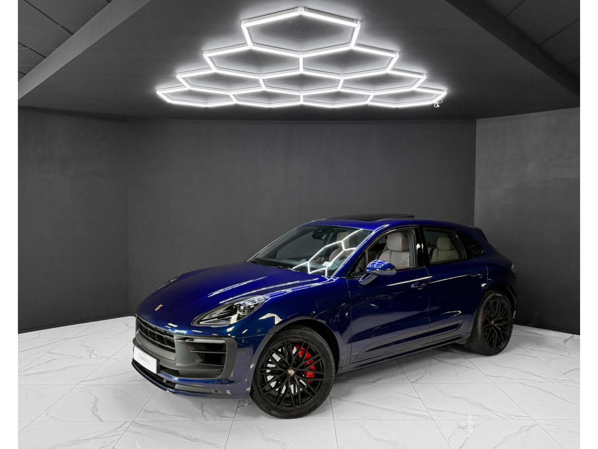 Porsche Macan III GTS (2023) - Photo 1