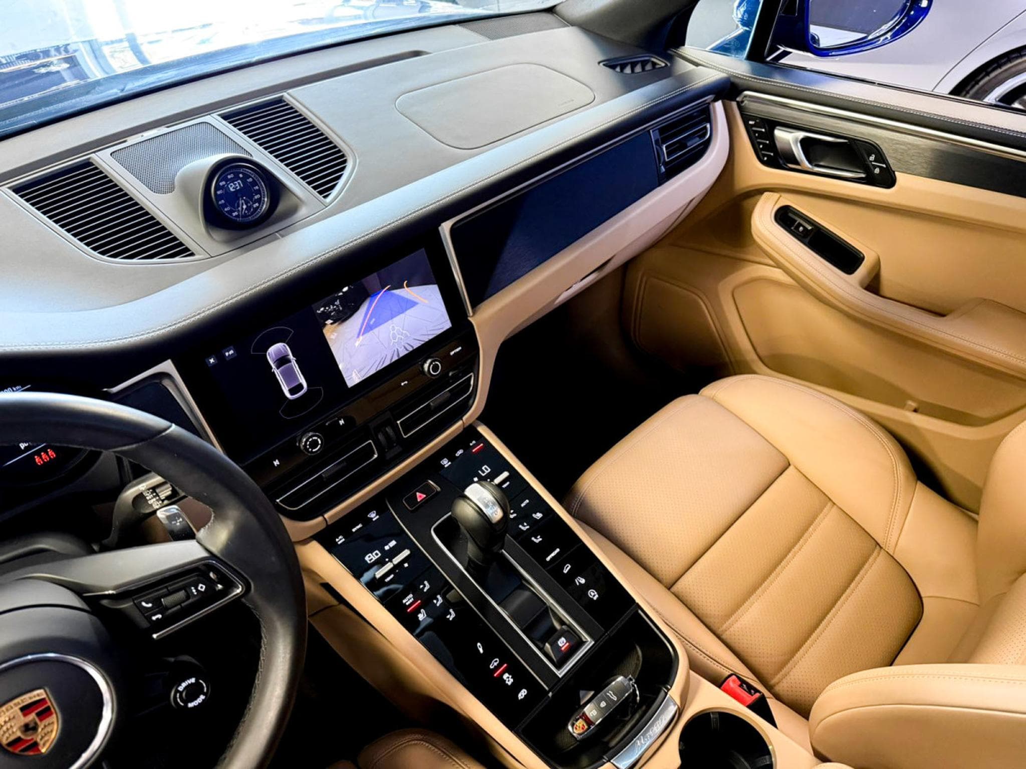 Porsche Macan III GTS (2023) - Photo 12