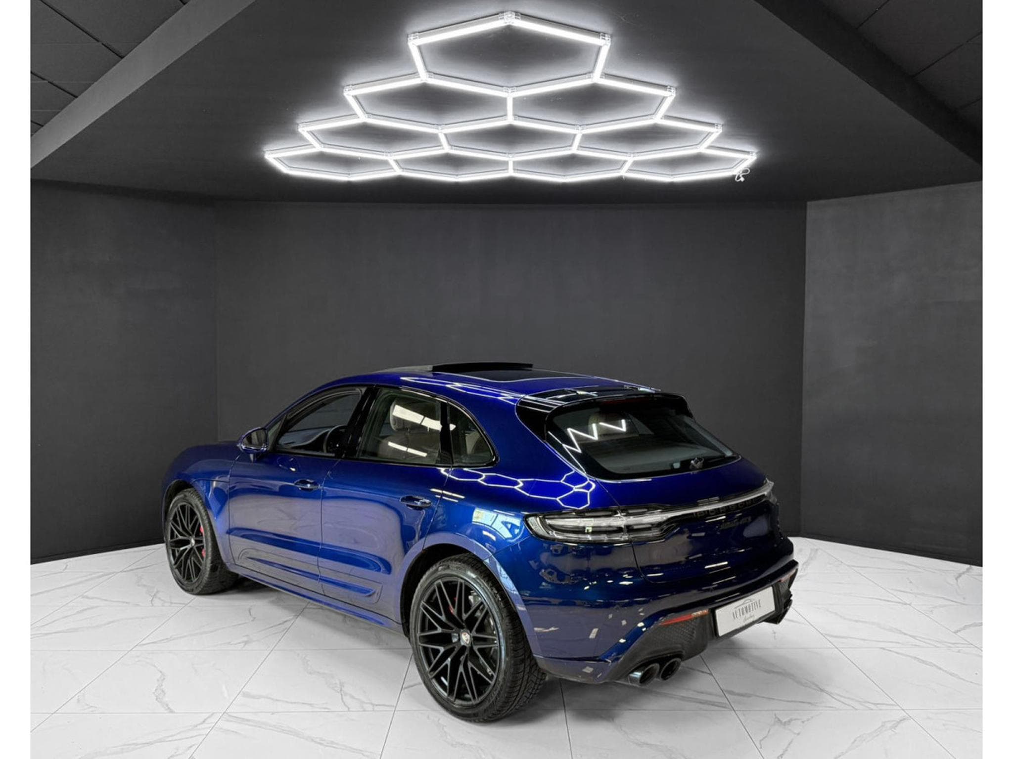 Porsche Macan III GTS (2023) - Photo 3