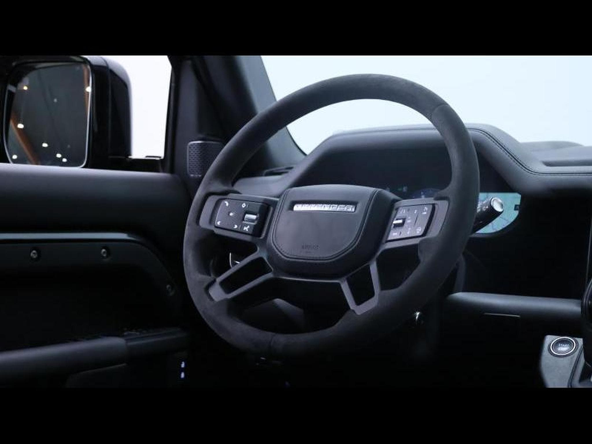 Land-Rover Defender 110 P525 V8 AWD Auto (2023) - Photo 16