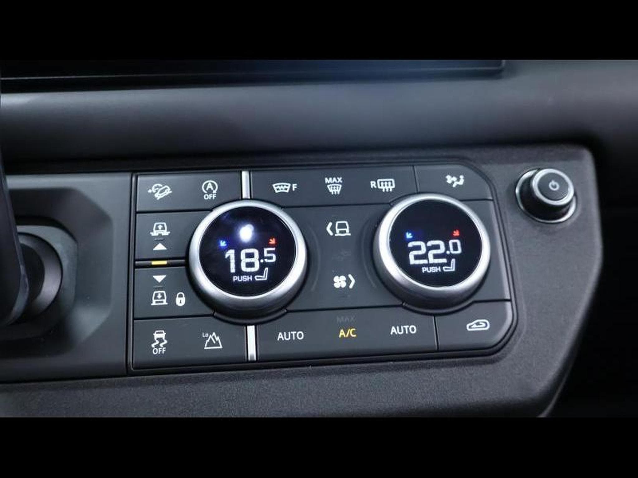 Land-Rover Defender 110 P525 V8 AWD Auto (2023) - Photo 20