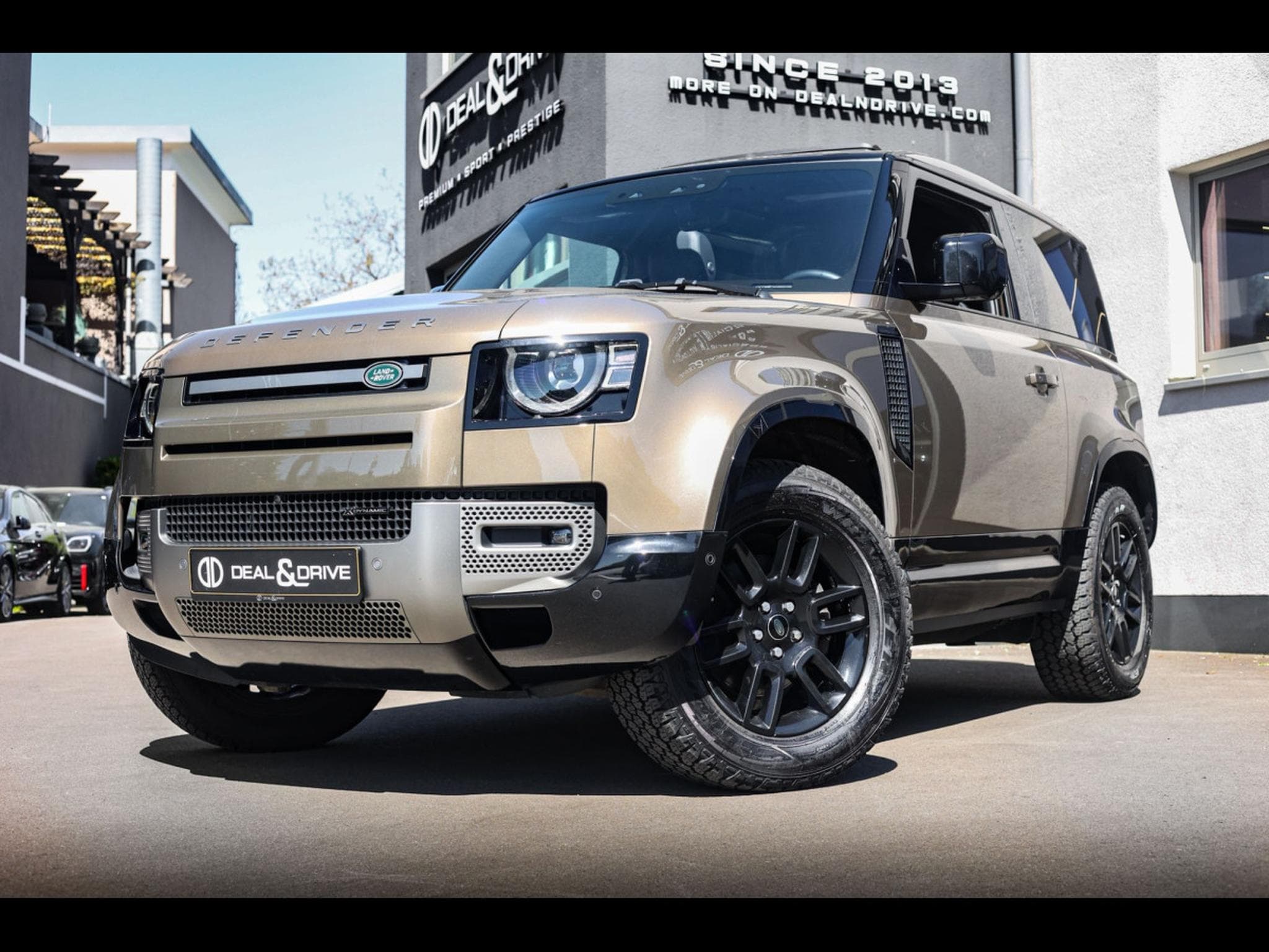 Land-Rover Defender 90 D200 X-DYNAMIC S AUTO - GONDWANA STONE GLOSS (2022) - Photo 1