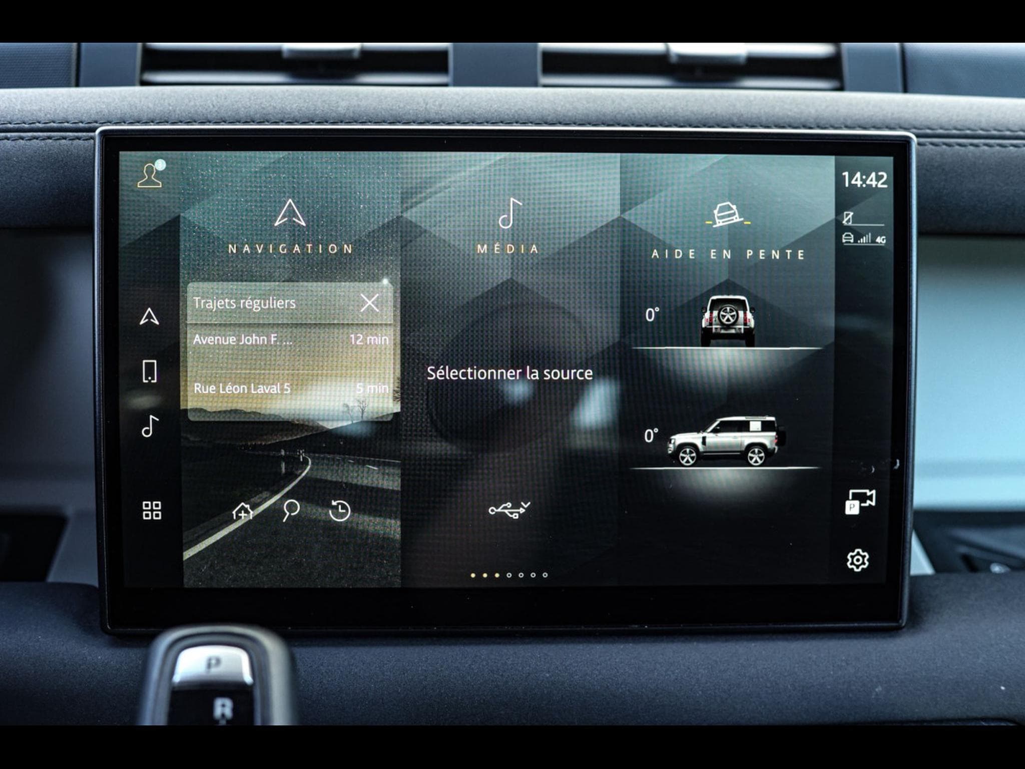 Land-Rover Defender 90 D200 X-DYNAMIC S AUTO - GONDWANA STONE GLOSS (2022) - Photo 21
