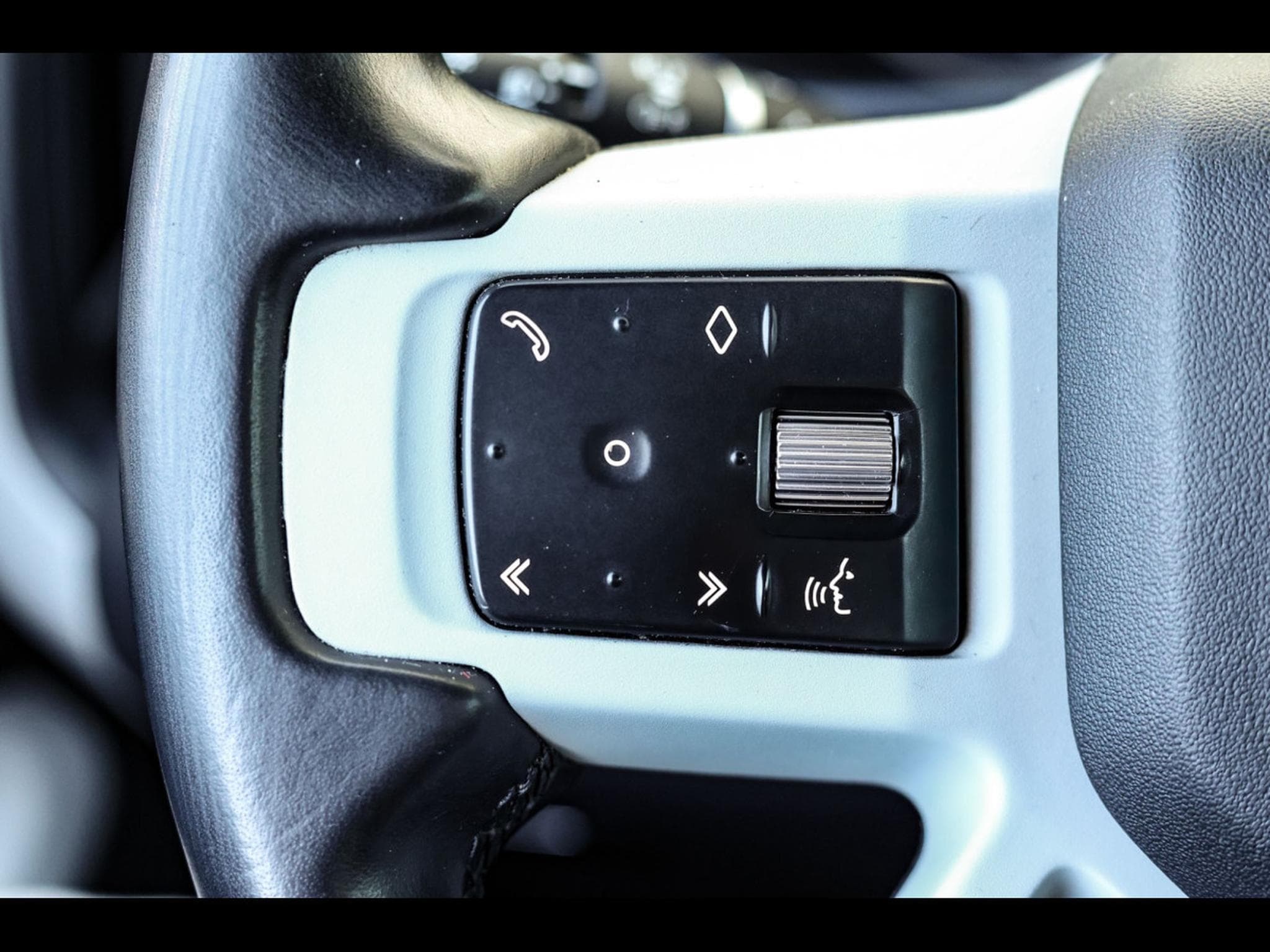Land-Rover Defender 90 D200 X-DYNAMIC S AUTO - GONDWANA STONE GLOSS (2022) - Photo 22