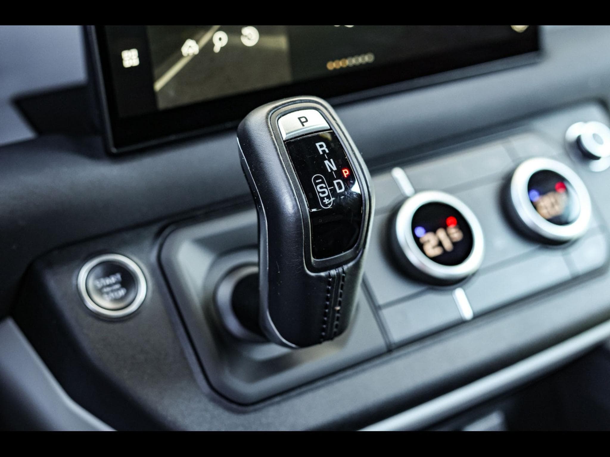 Land-Rover Defender 90 D200 X-DYNAMIC S AUTO - GONDWANA STONE GLOSS (2022) - Photo 24