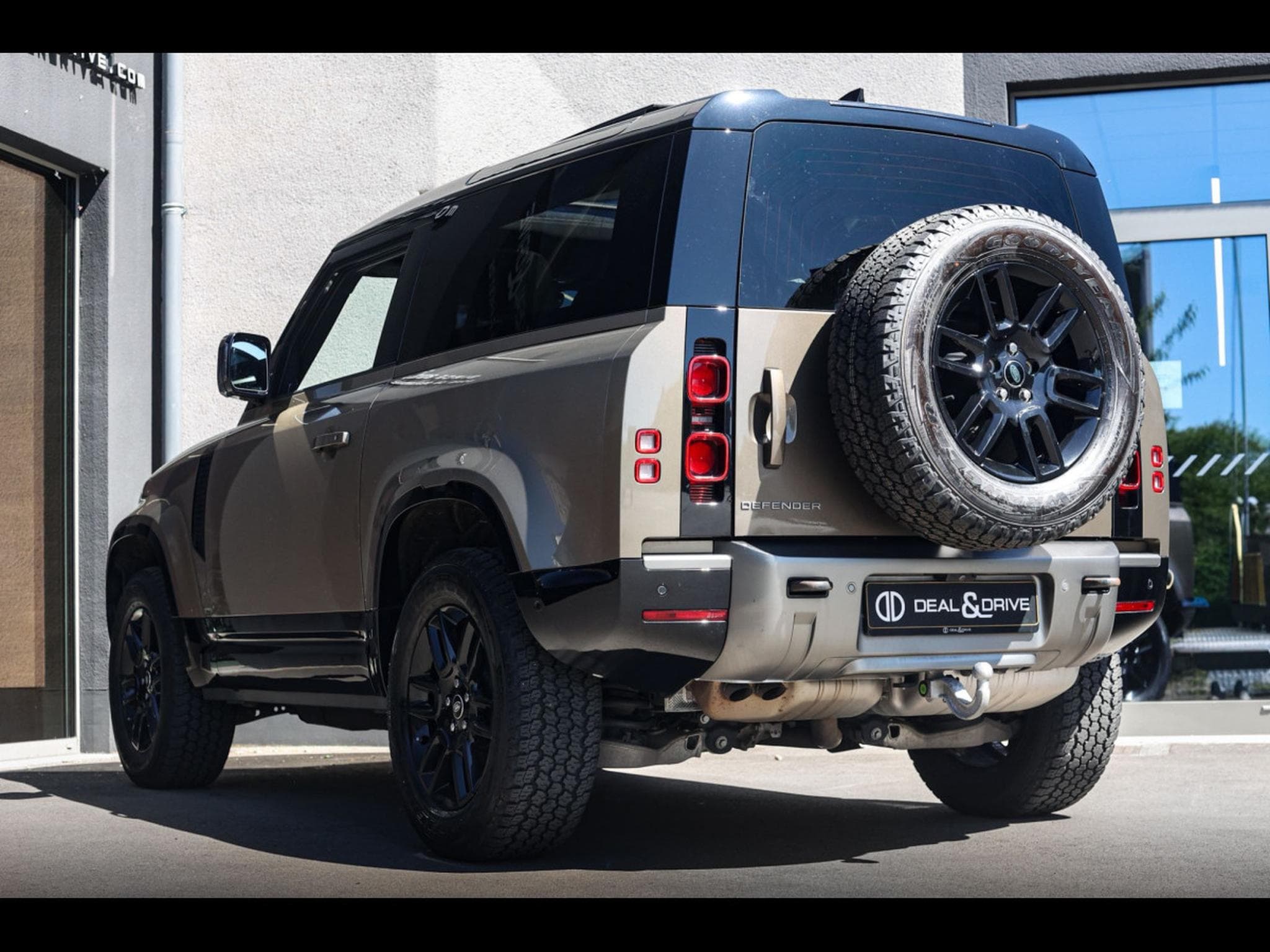 Land-Rover Defender 90 D200 X-DYNAMIC S AUTO - GONDWANA STONE GLOSS (2022) - Photo 3