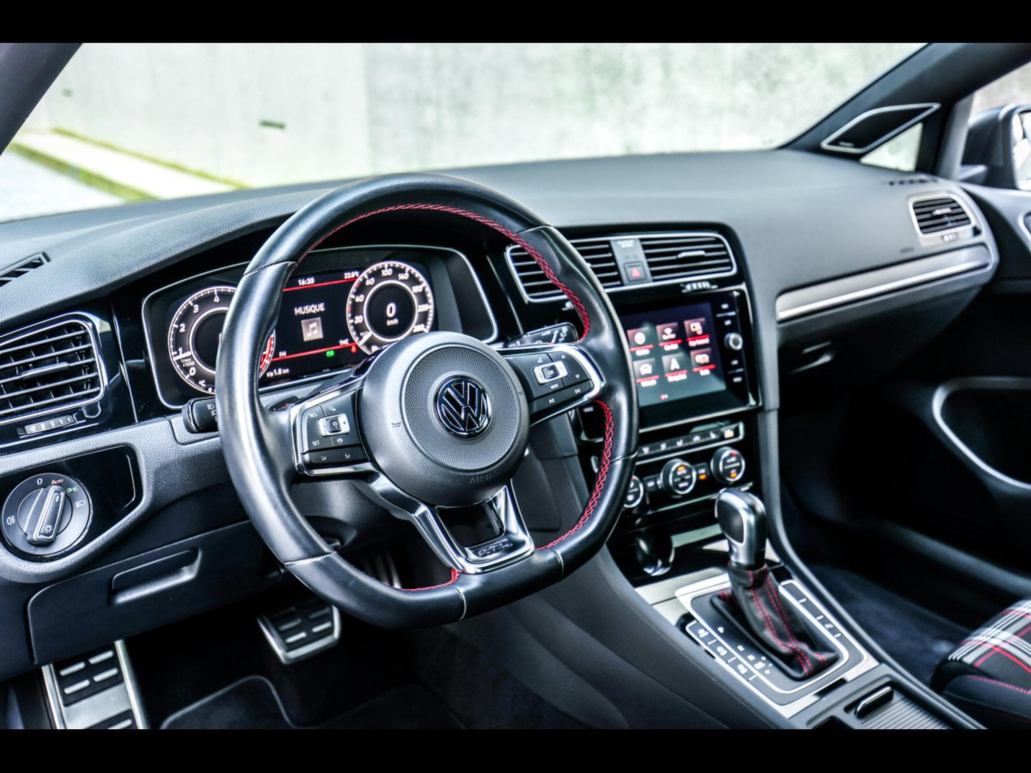 VW Golf 2.0 TSI GTI PERFORMANCE DSG7 – PACK BUSINESS PREMIUM - INDIU (2020) - Photo 9