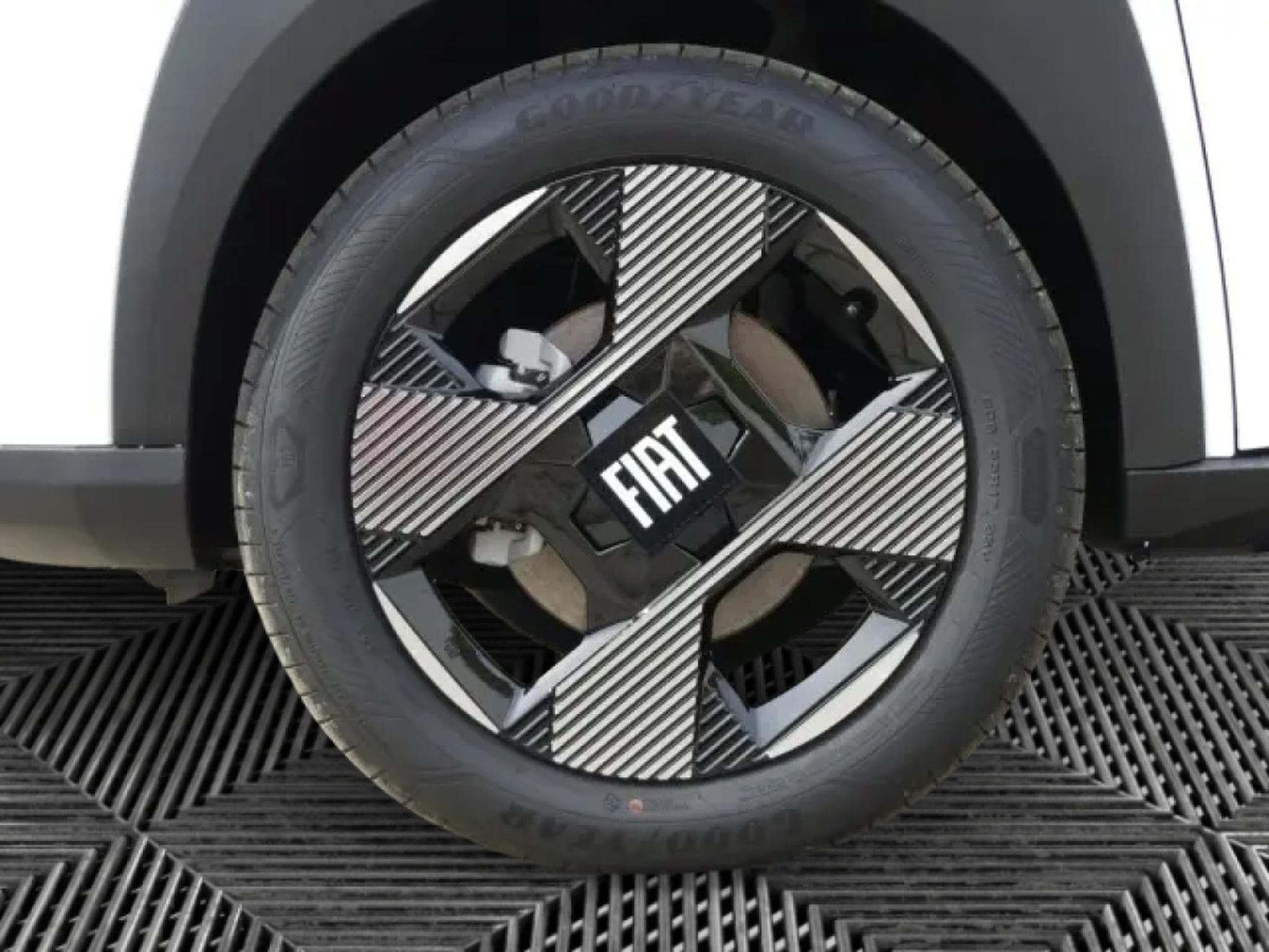 Fiat Grande Panda HYBRID LA PRIMA 1.2 (2026) - Photo 25