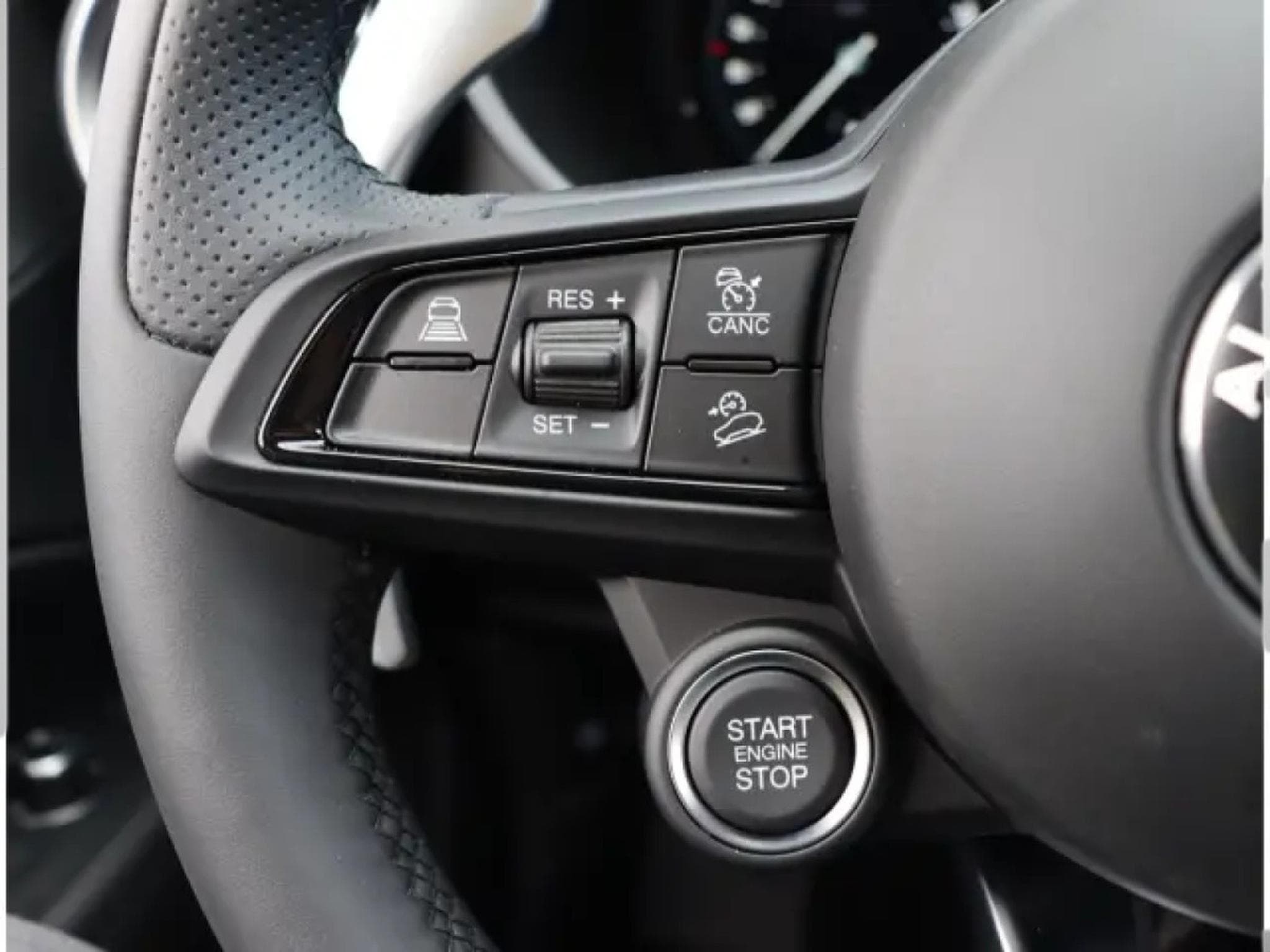 Alfa-Romeo Stelvio VELOCE 2.2 DIESEL (2026) - Photo 14