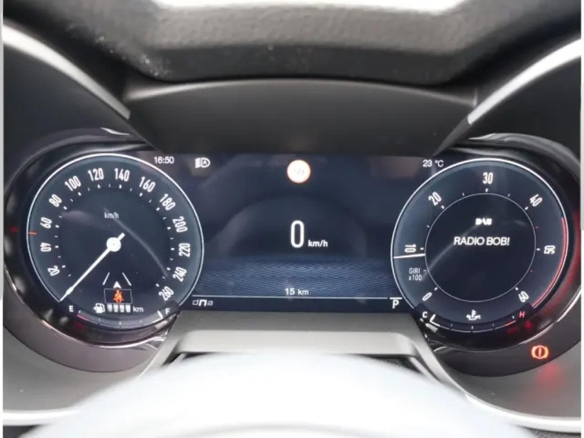 Alfa-Romeo Stelvio VELOCE 2.2 DIESEL (2026) - Photo 18