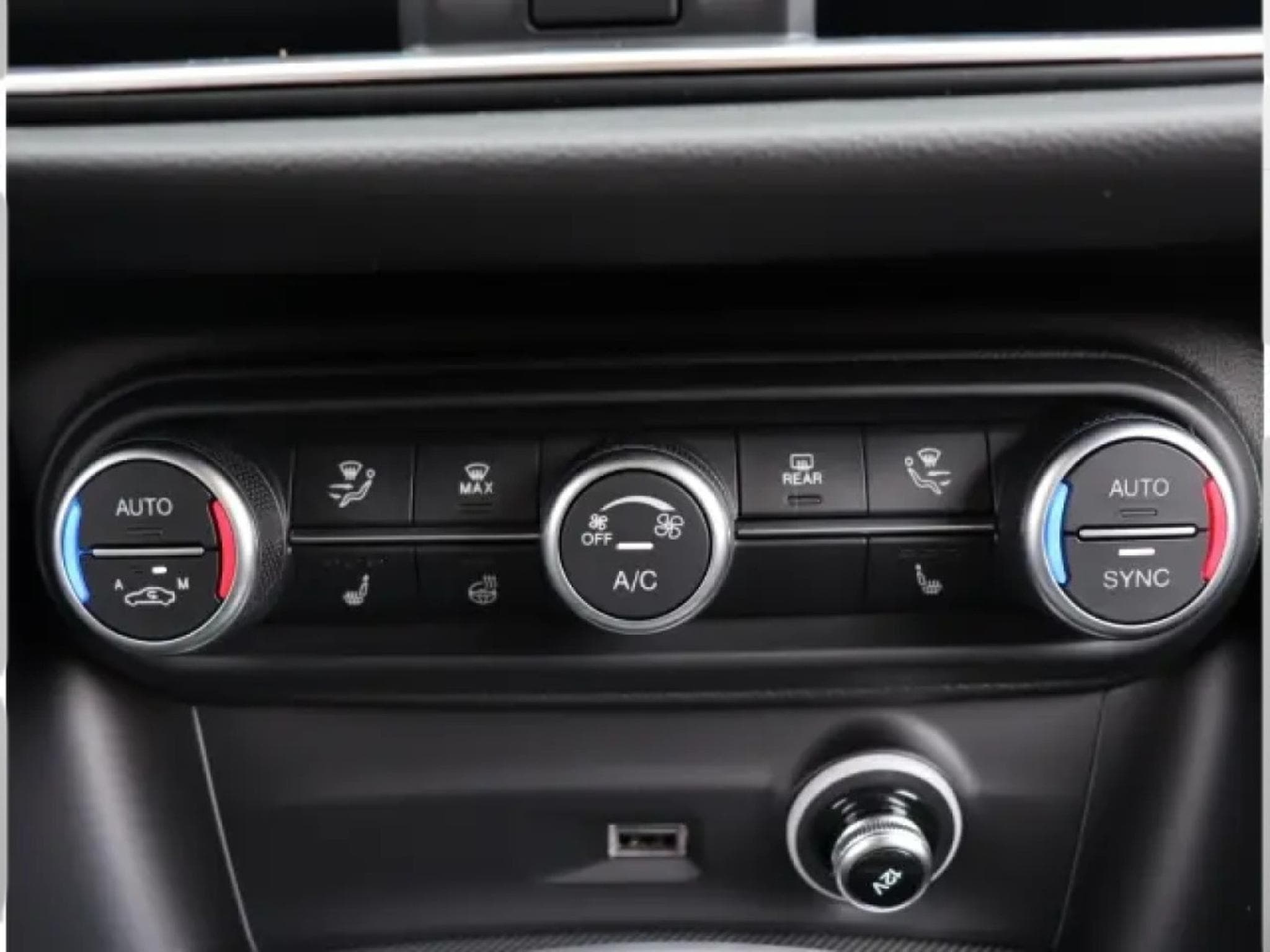 Alfa-Romeo Stelvio VELOCE 2.2 DIESEL (2026) - Photo 23