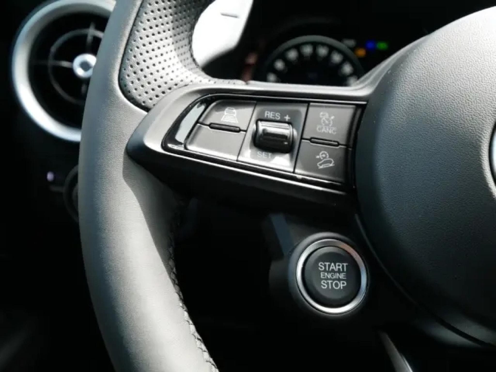 Alfa-Romeo Stelvio VELOCE 2.2 DIESEL (2026) - Photo 17