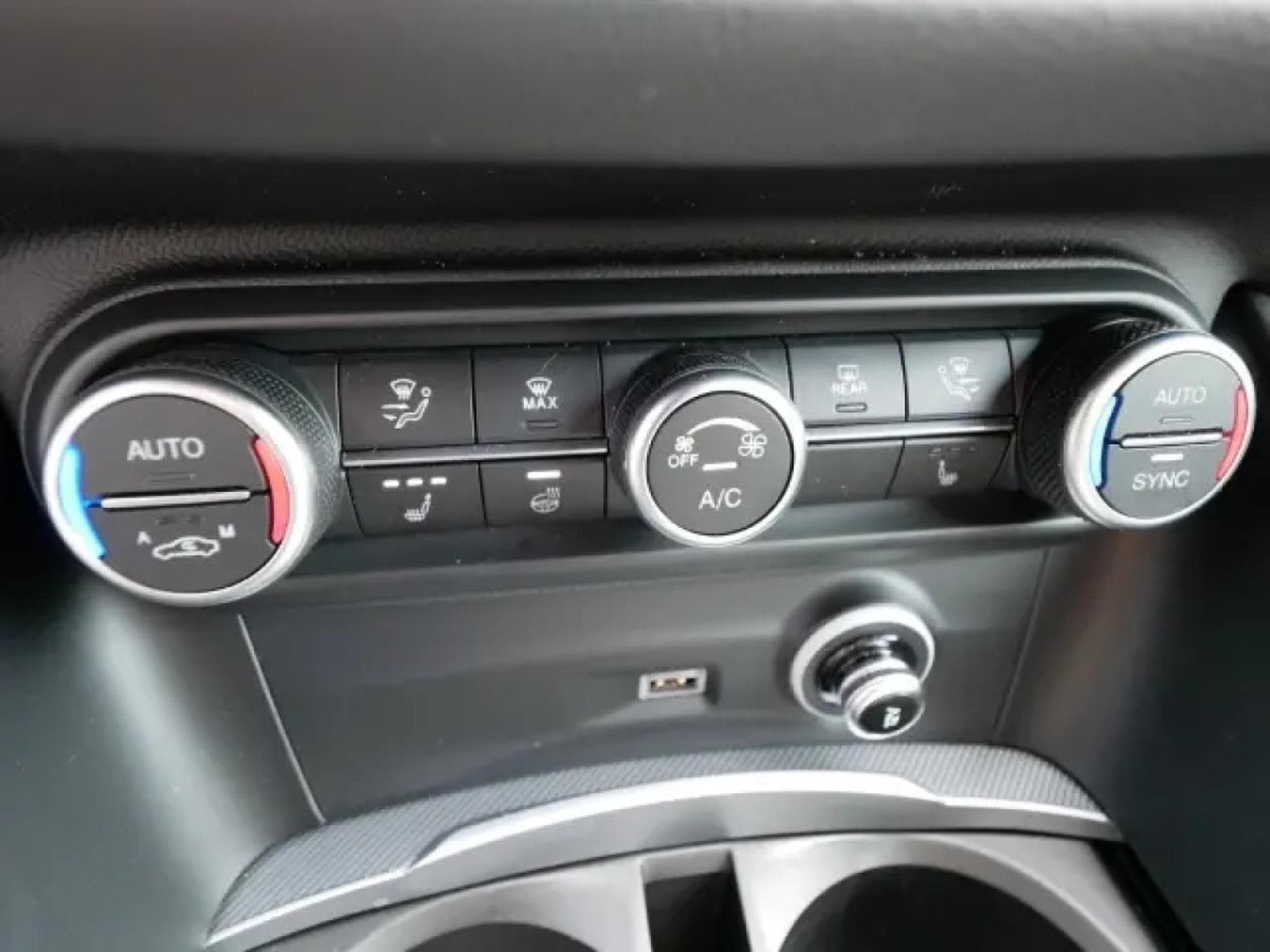 Alfa-Romeo Stelvio VELOCE 2.2 DIESEL (2026) - Photo 24