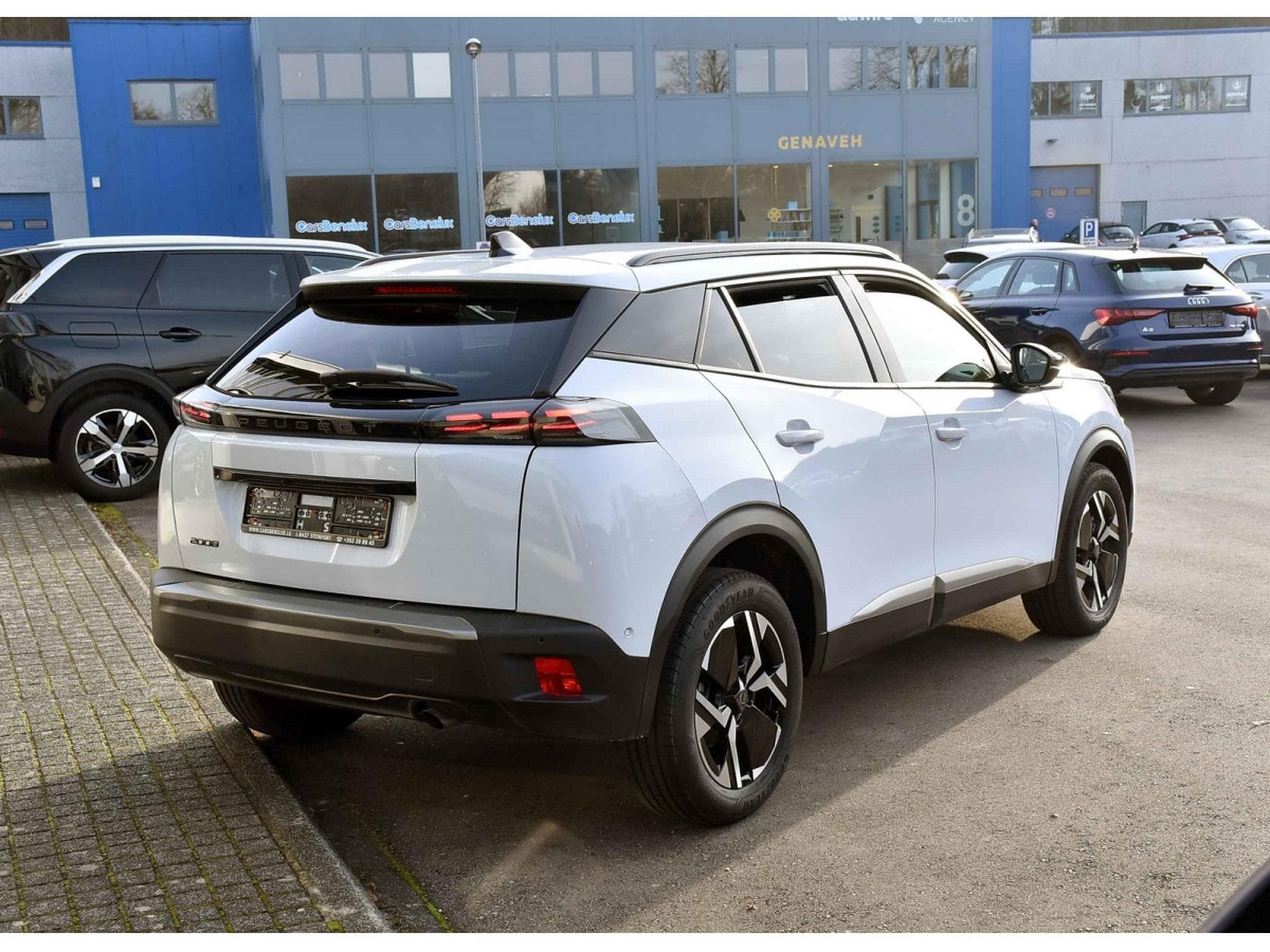 Peugeot 2008 1.2 Hybrid 145 Allure e-DCS6 ACC LANE SIDE GPS CAM360 1°MAIN (2025) - Foto 4