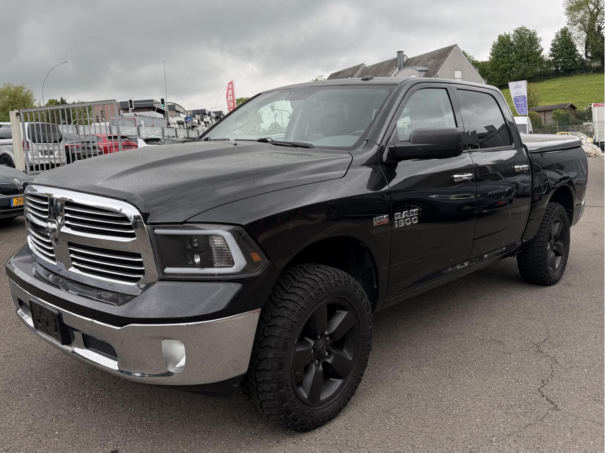 Dodge RAM 1500 SLT 5.7 HEMI GAZ AUTO CUIR NAVI (2015) - Photo 2