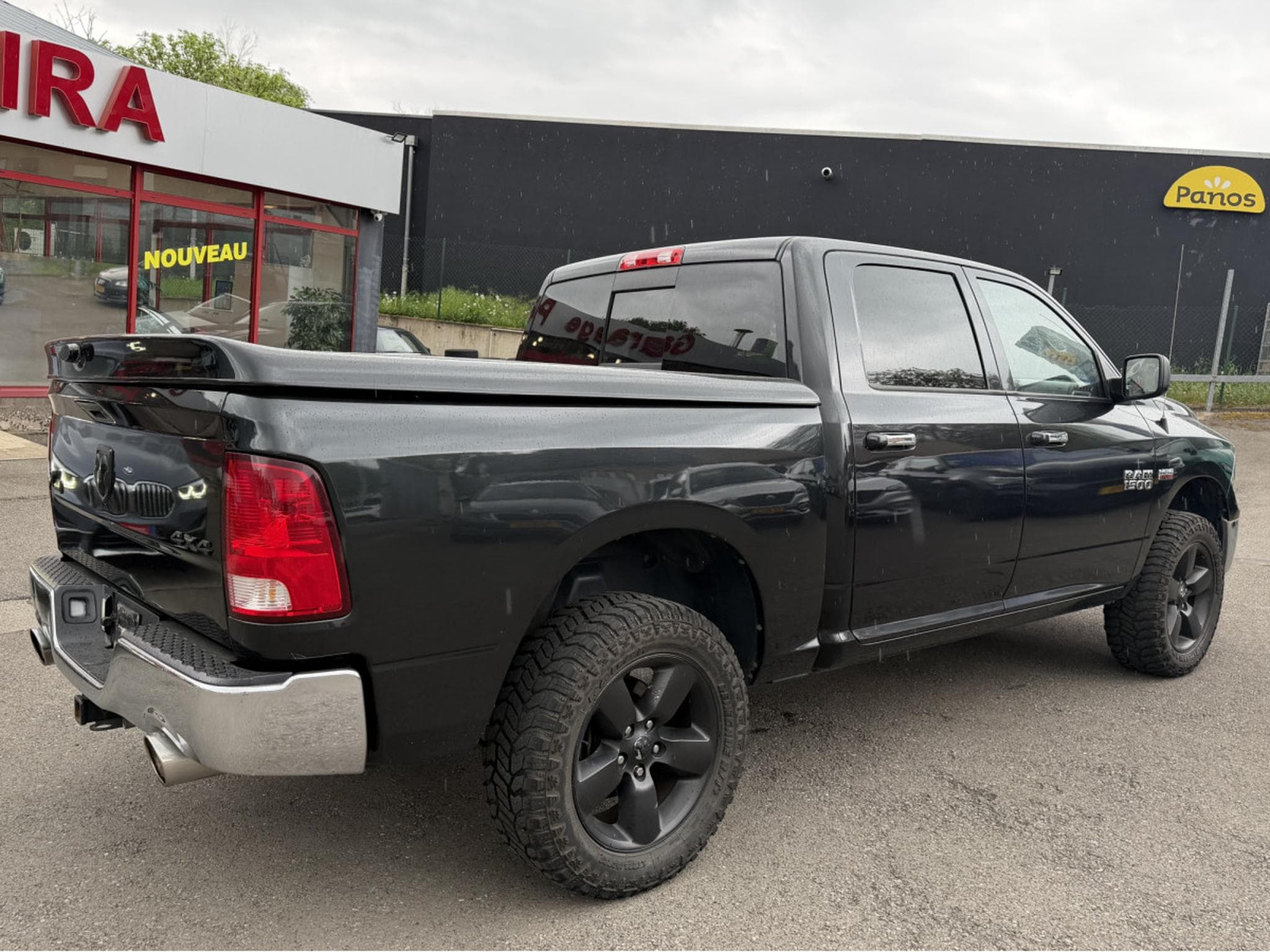 Dodge RAM 1500 SLT 5.7 HEMI GAZ AUTO CUIR NAVI (2015) - Photo 3
