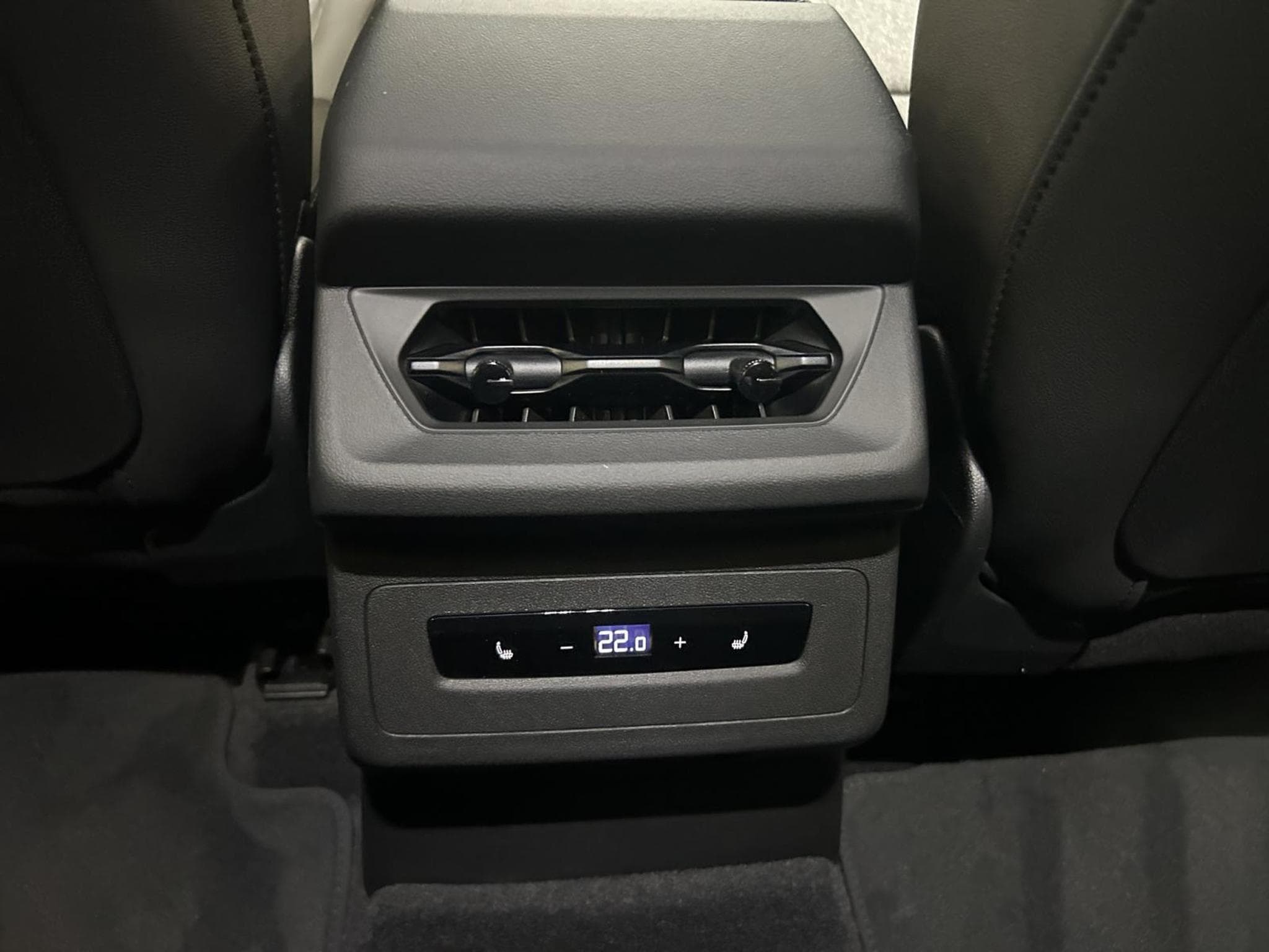 Audi Q6 e-tron 185 kw (2026) - Photo 13