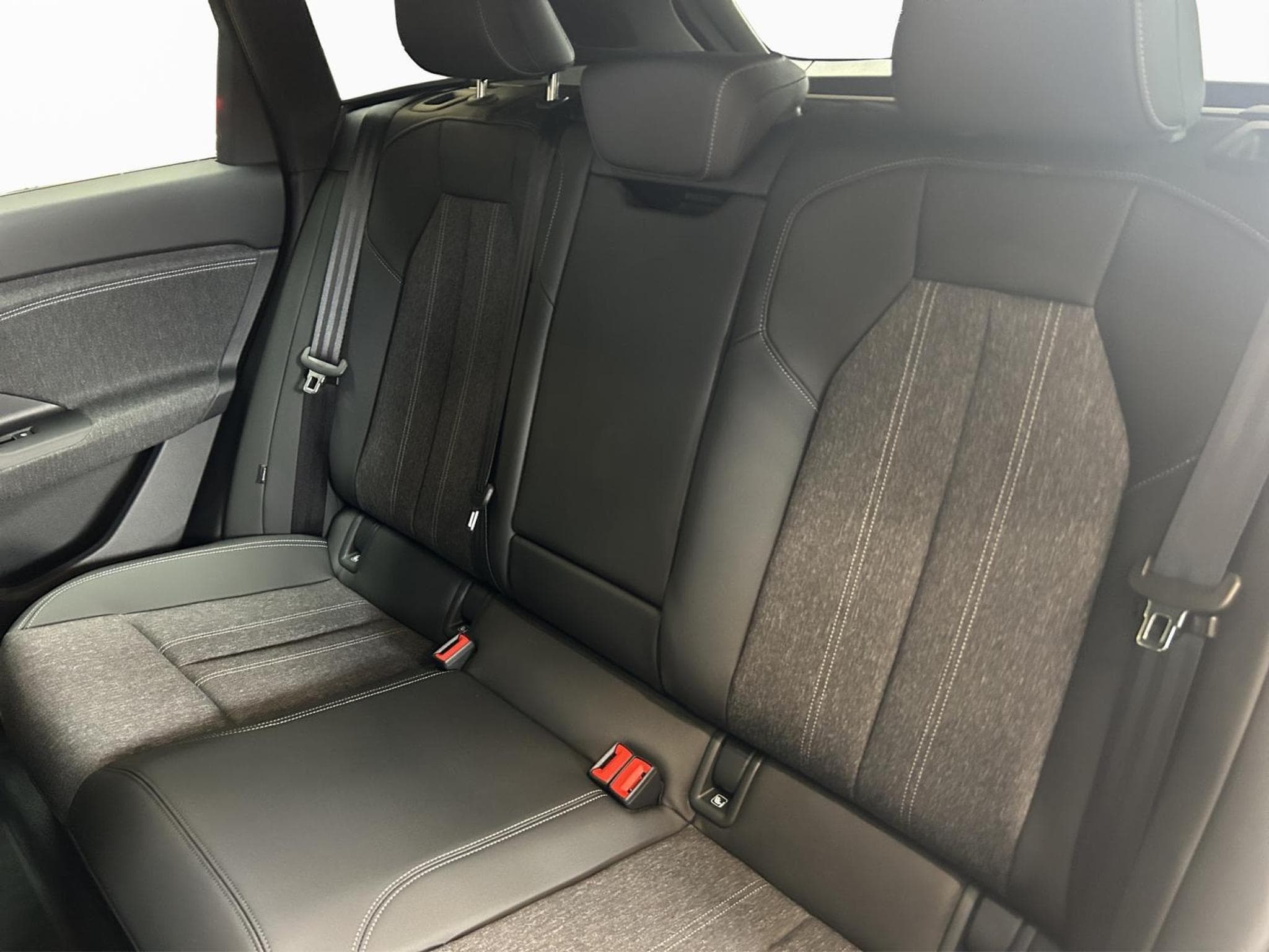 Audi Q6 e-tron 185 kw (2026) - Photo 16