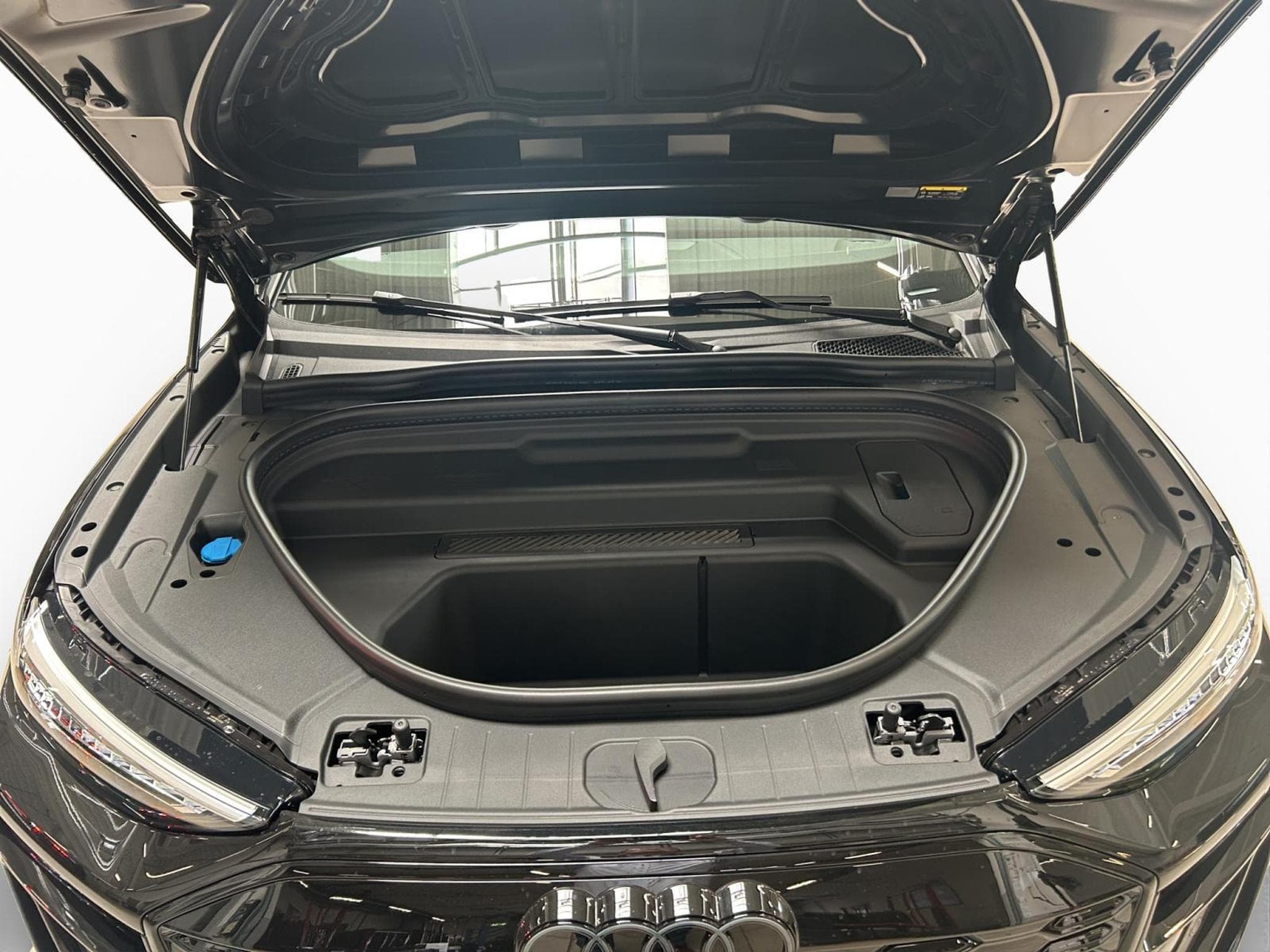 Audi Q6 e-tron 185 kw (2026) - Photo 18