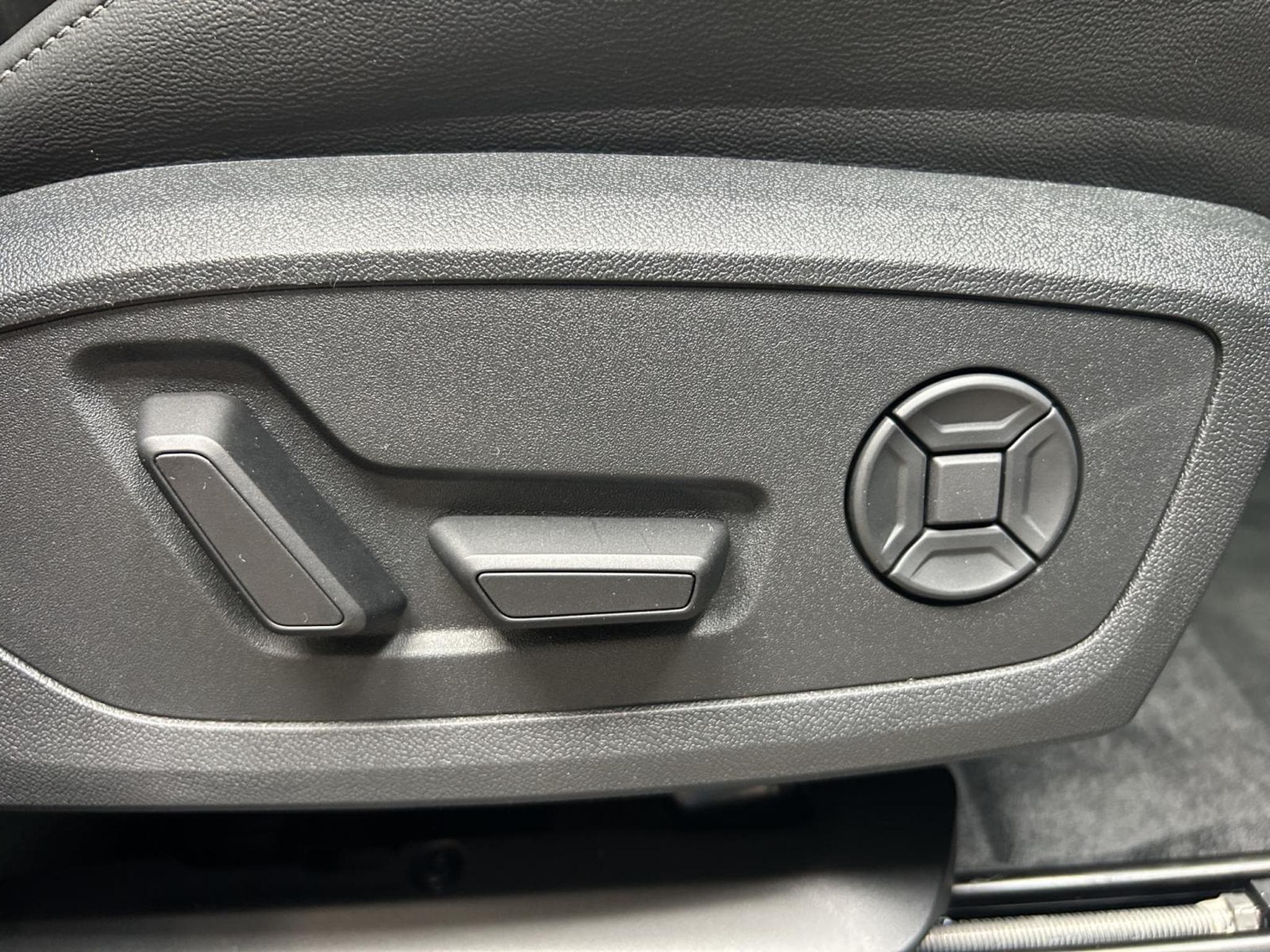 Audi Q6 e-tron 185 kw (2026) - Photo 20