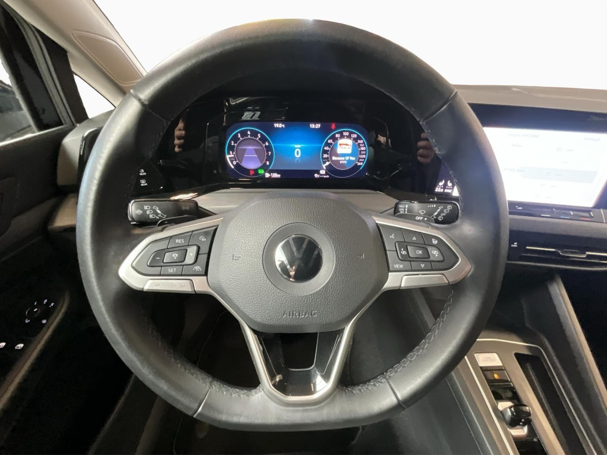 VW Golf Style+DSG+RearView+LED (2022) - Photo 10