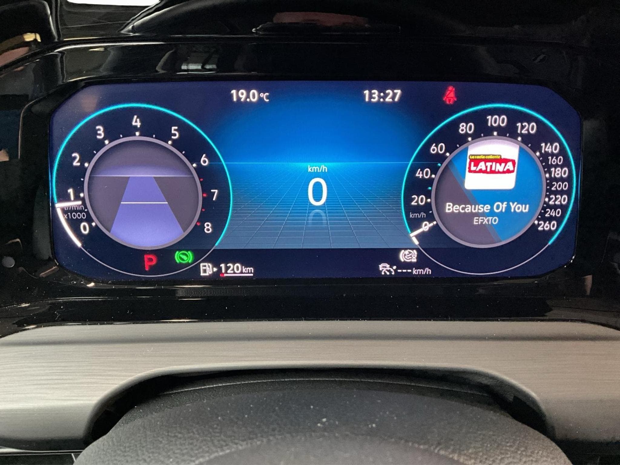 VW Golf Style+DSG+RearView+LED (2022) - Photo 11
