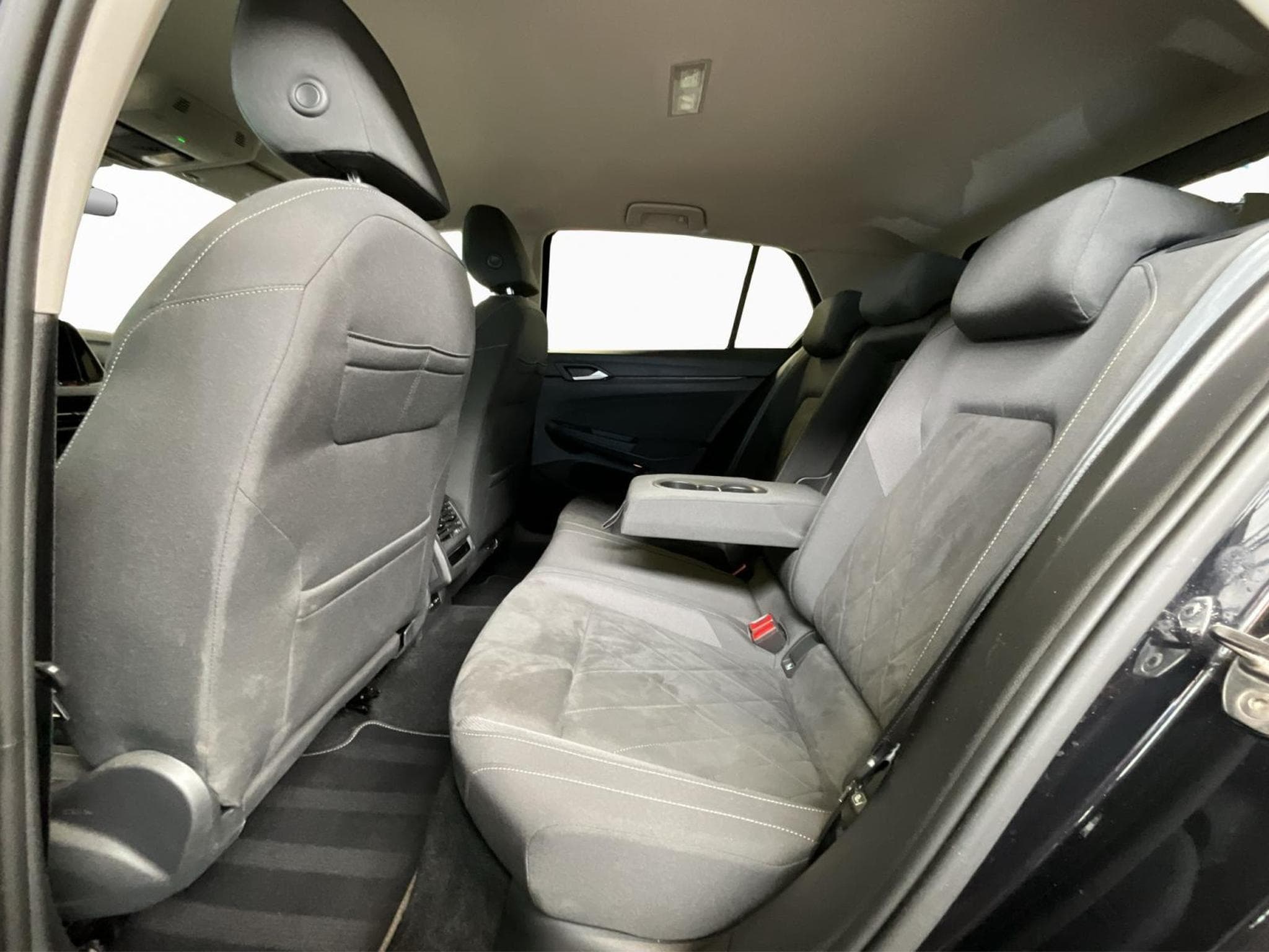 VW Golf Style+DSG+RearView+LED (2022) - Photo 15