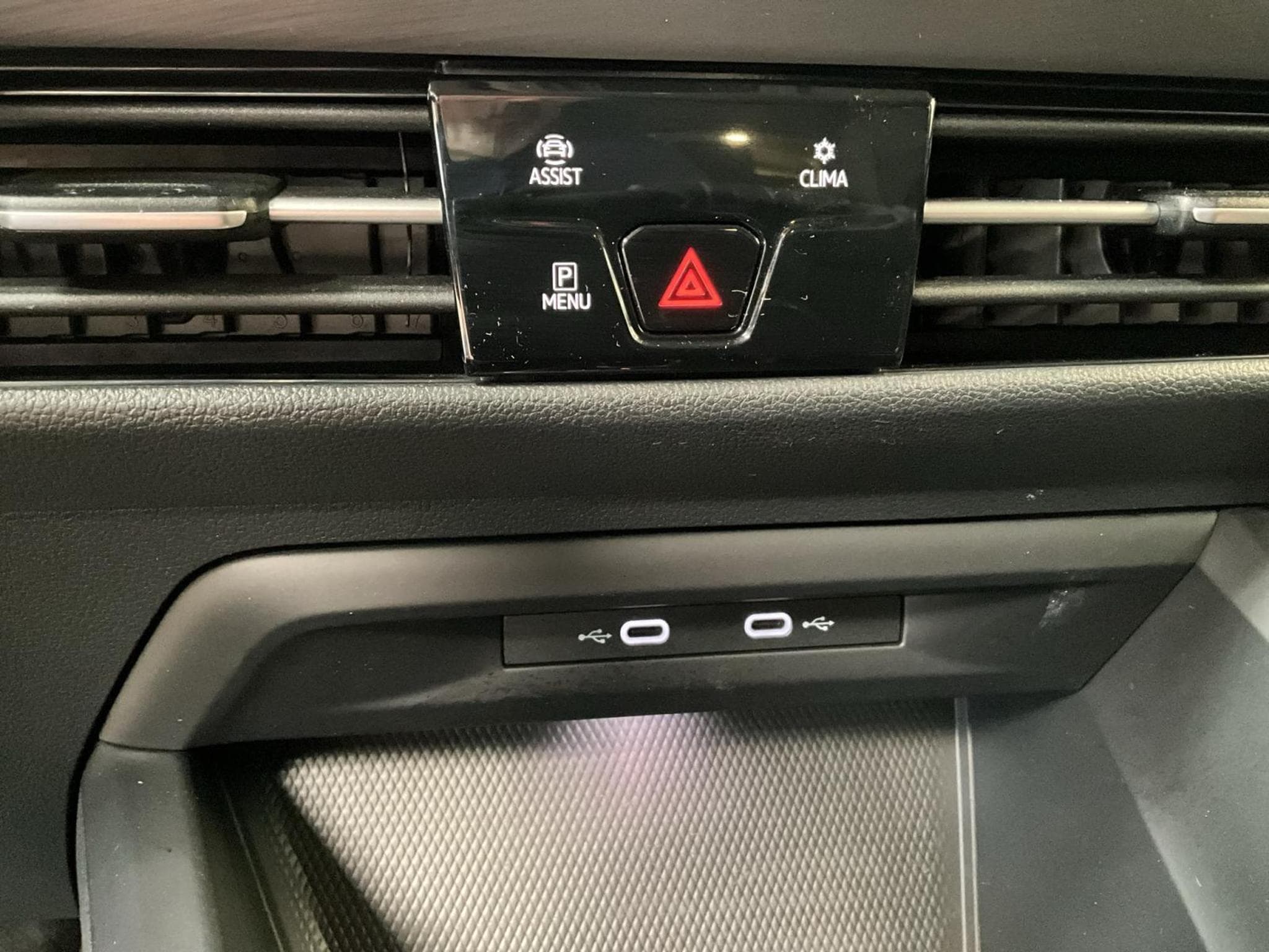 VW Golf Style+DSG+RearView+LED (2022) - Photo 19