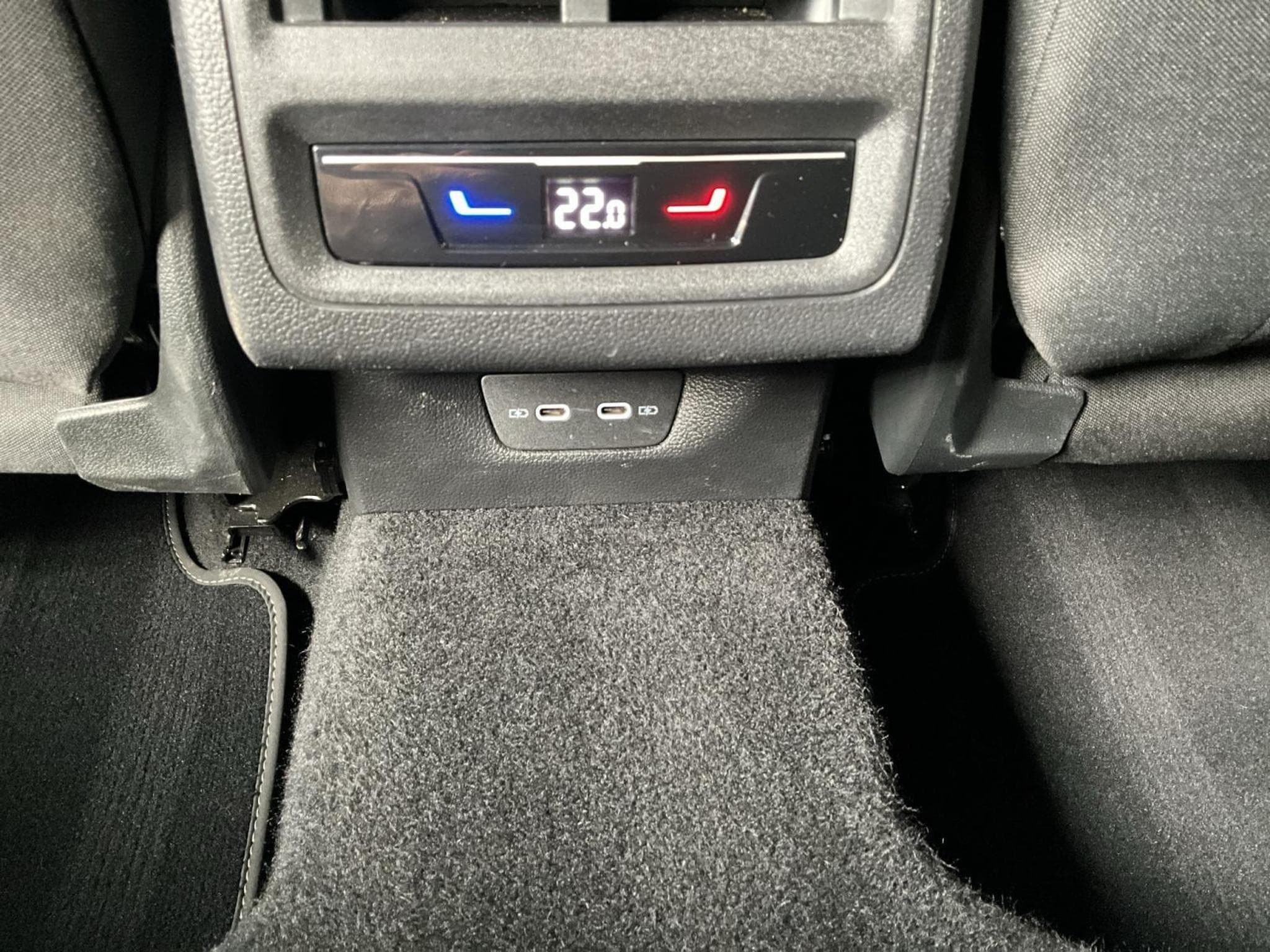 VW Golf Style+DSG+RearView+LED (2022) - Photo 20