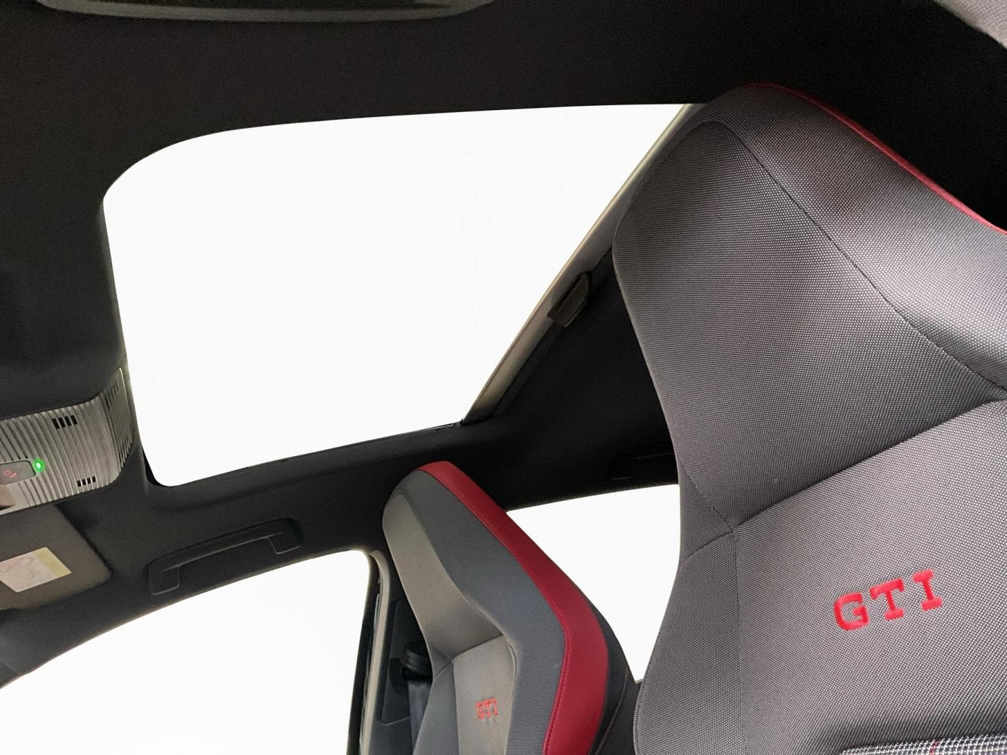 VW Golf GTI+DSG+Led+LM19+Pano+AHK (2024) - Photo 15