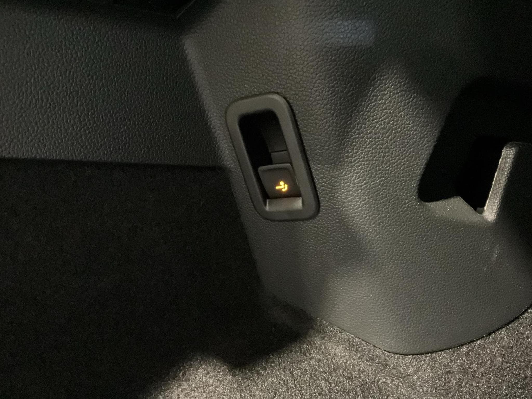 VW Golf GTI+DSG+Led+LM19+Pano+AHK (2024) - Photo 19