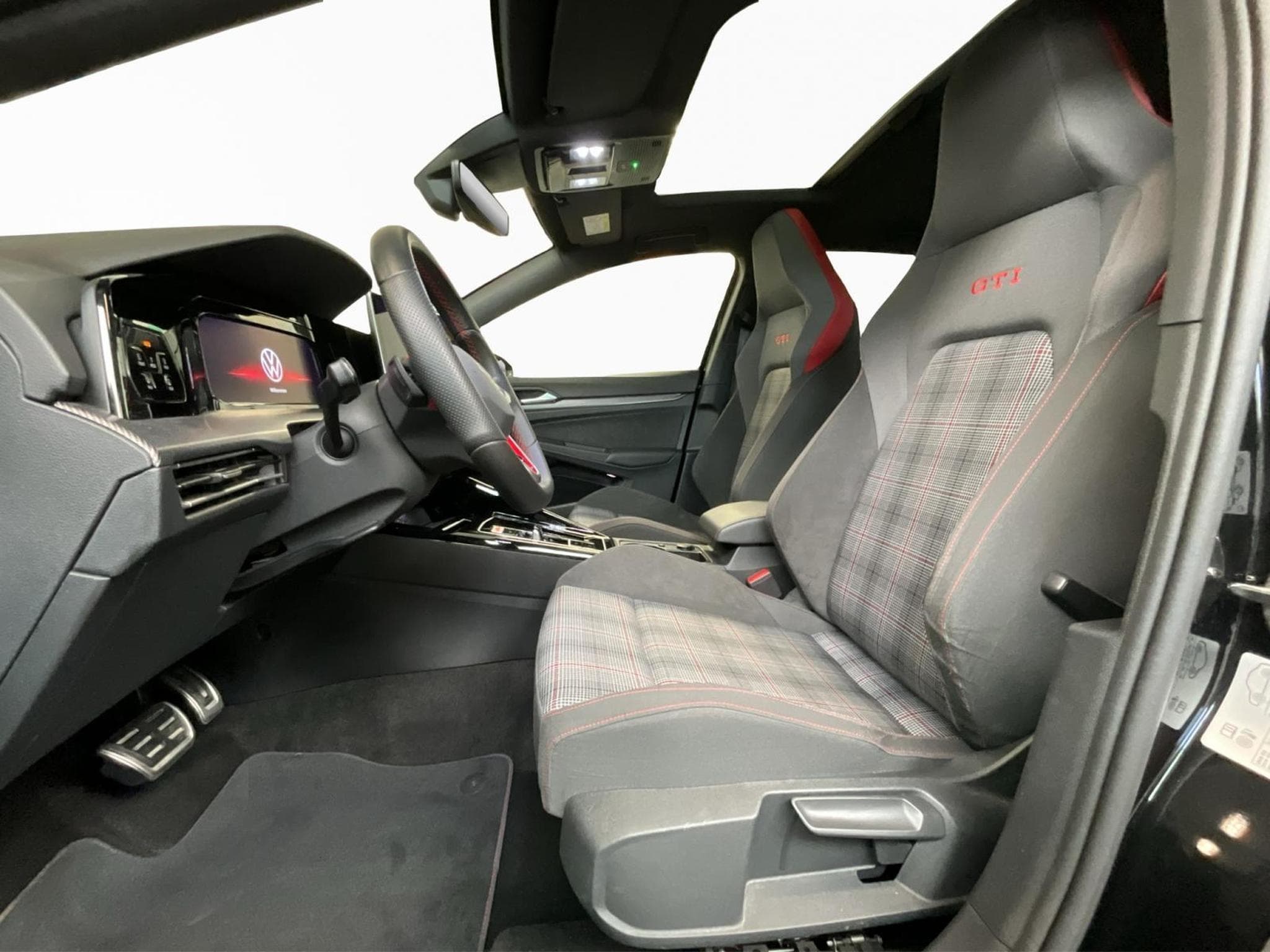 VW Golf GTI+DSG+Led+LM19+Pano+AHK (2024) - Photo 9