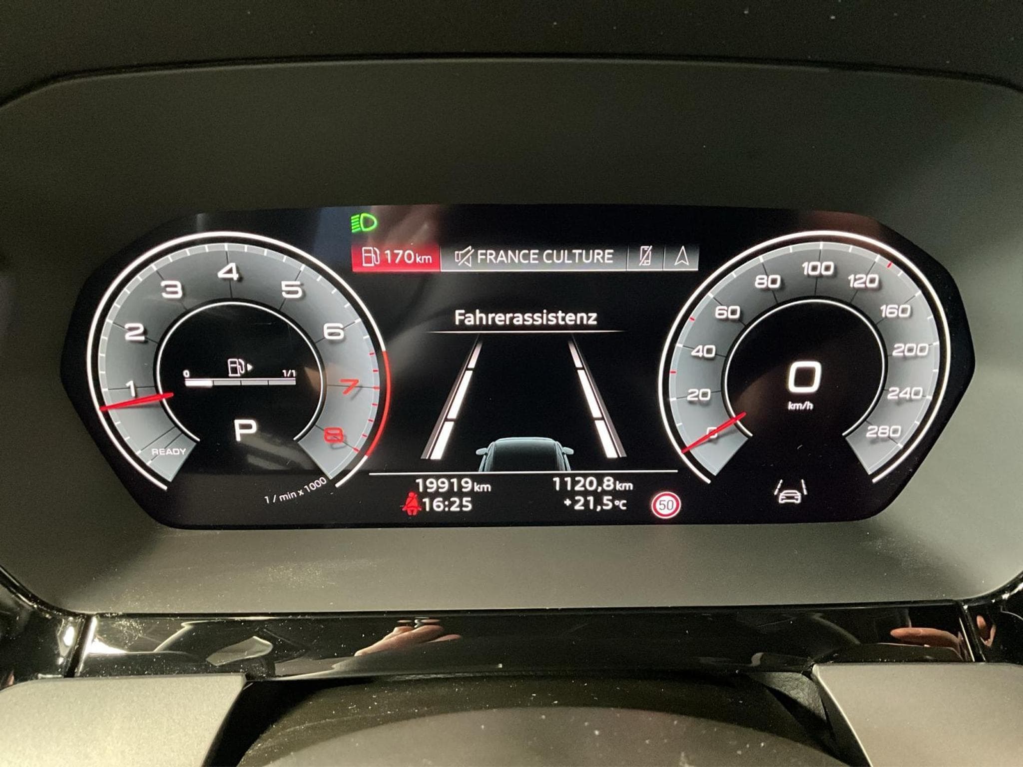 Audi A3 SB+S-Line+35TFSI+S-Tronic (2025) - Photo 11