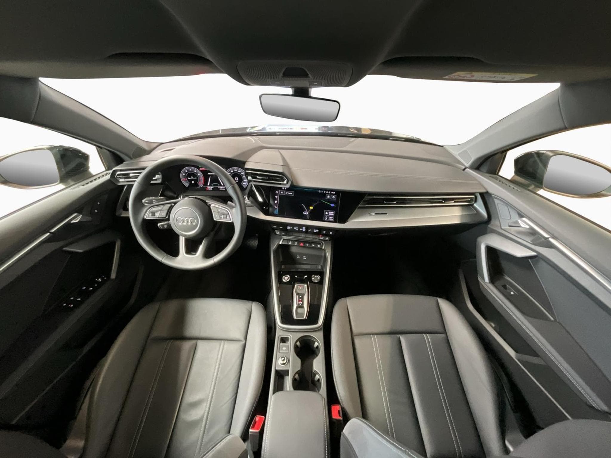 Audi A3 SB+S-Line+35TFSI+S-Tronic (2025) - Photo 2