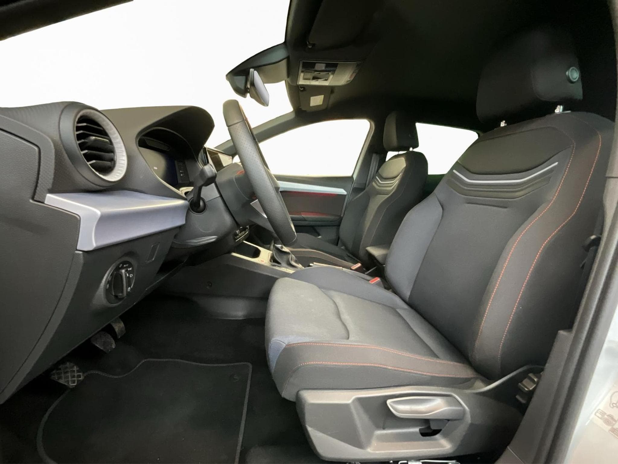 Seat Ibiza FR+DSG+Navi+FullLED+Kessy (2025) - Photo 9
