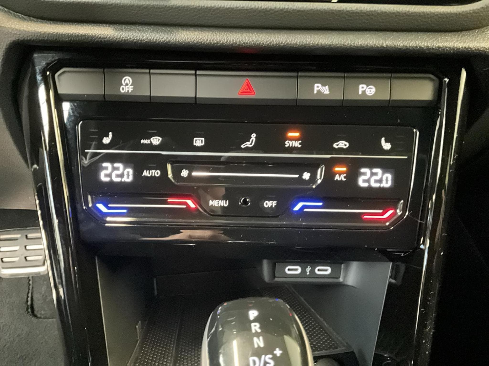 VW T-Roc R-Line+DSG+Black-Style+RearView+Navi (2023) - Photo 20