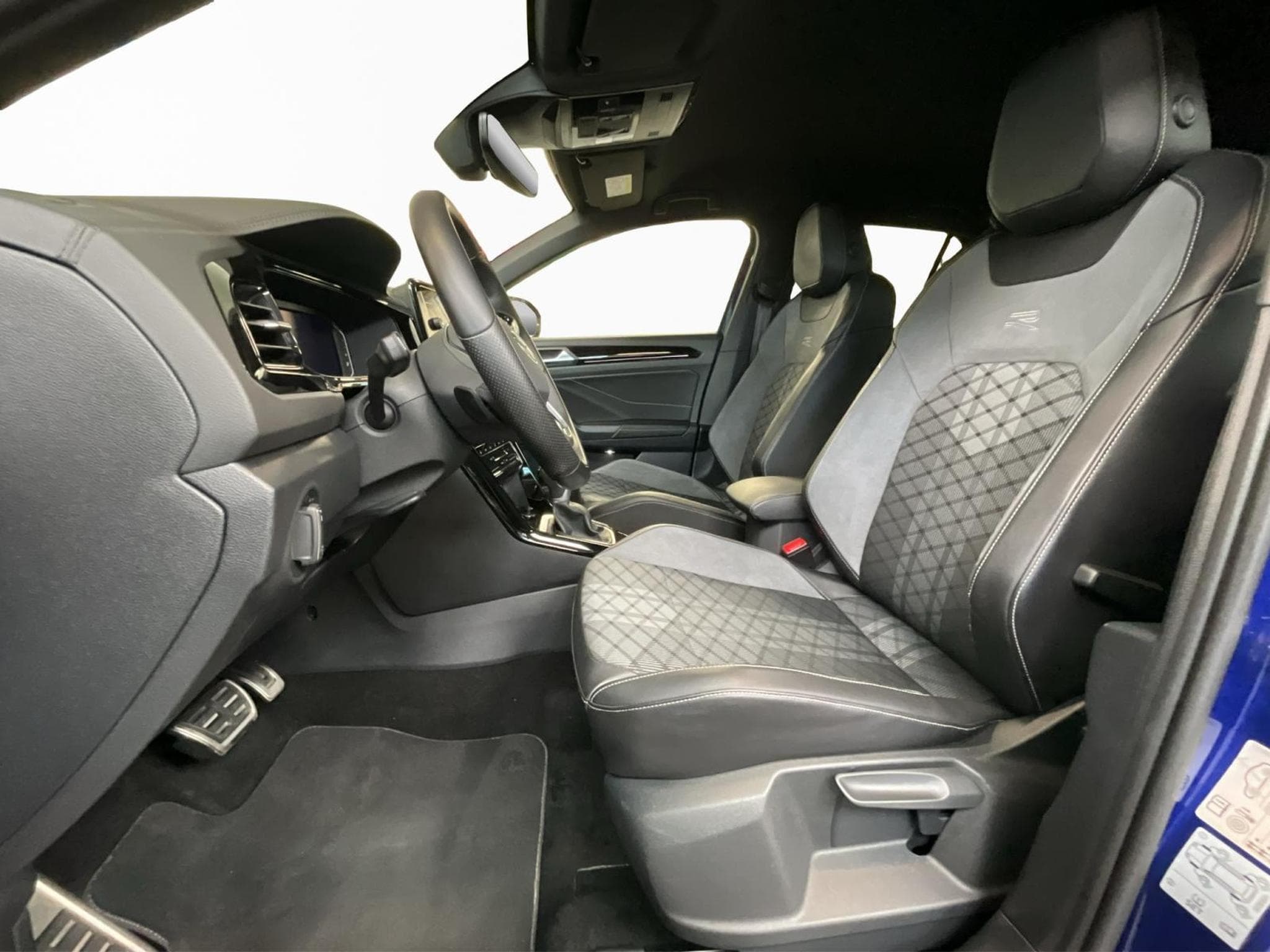 VW T-Roc R-Line+DSG+Black-Style+RearView+Navi (2023) - Photo 9