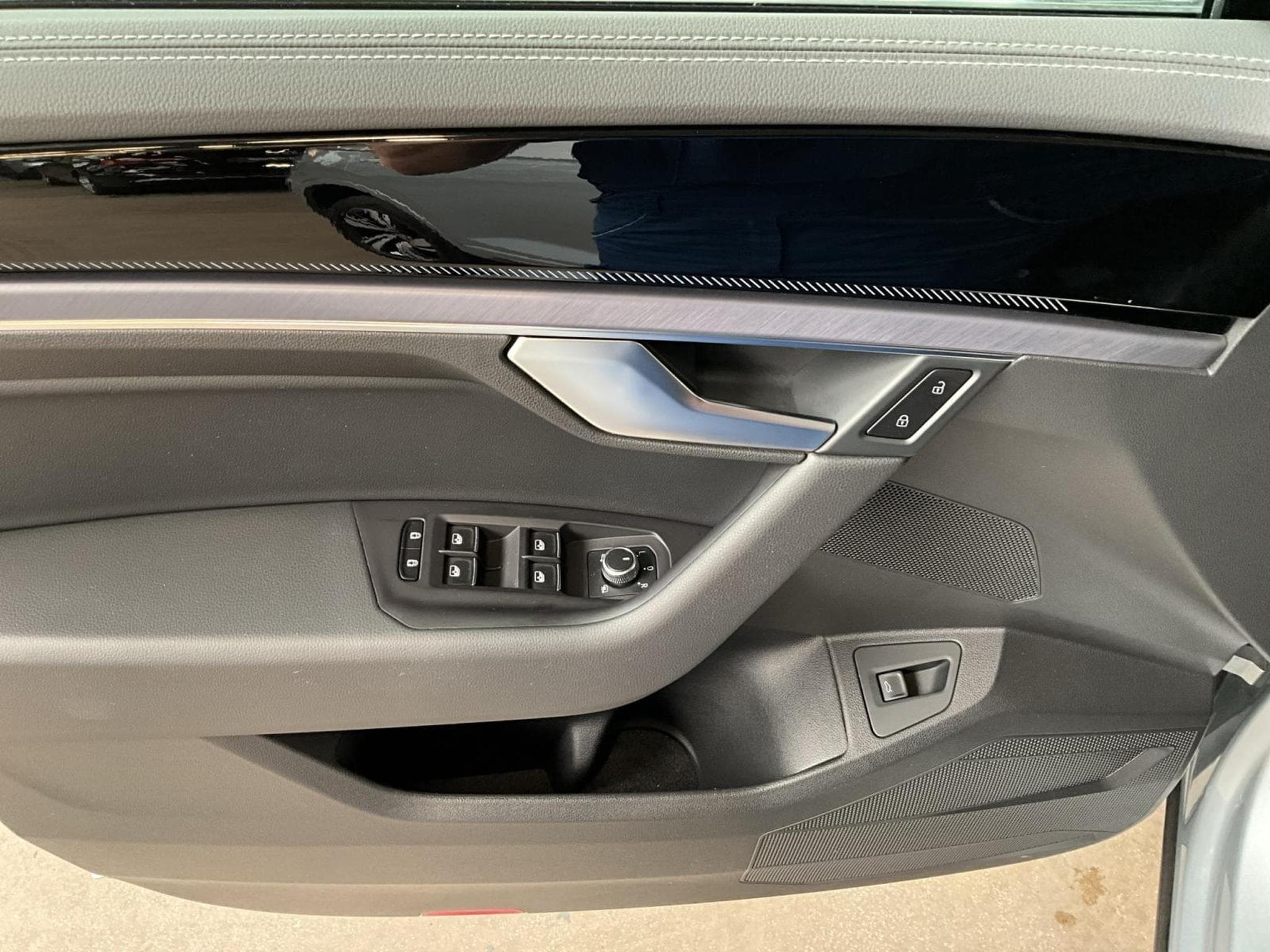VW Touareg R-Line+DSG+V6+4M+AHK (2025) - Foto 10