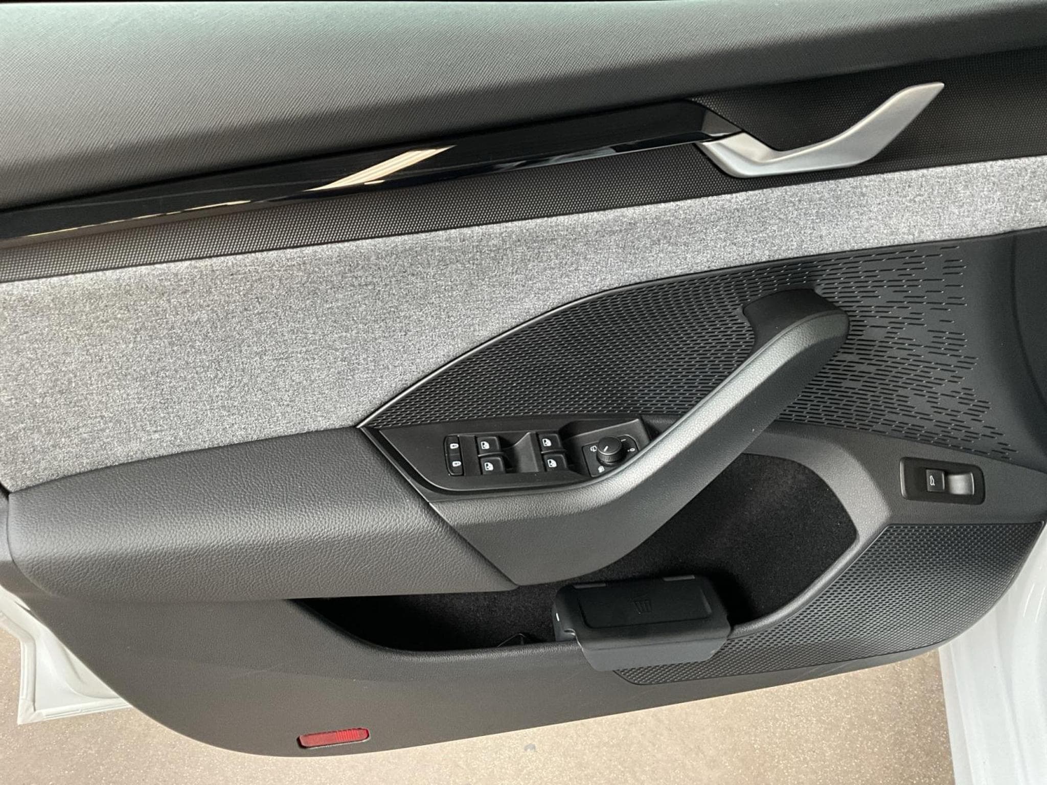 Skoda Octavia Combi+Selection+DSG+LODGE+P.Comfort+AHK (2025) - Photo 14
