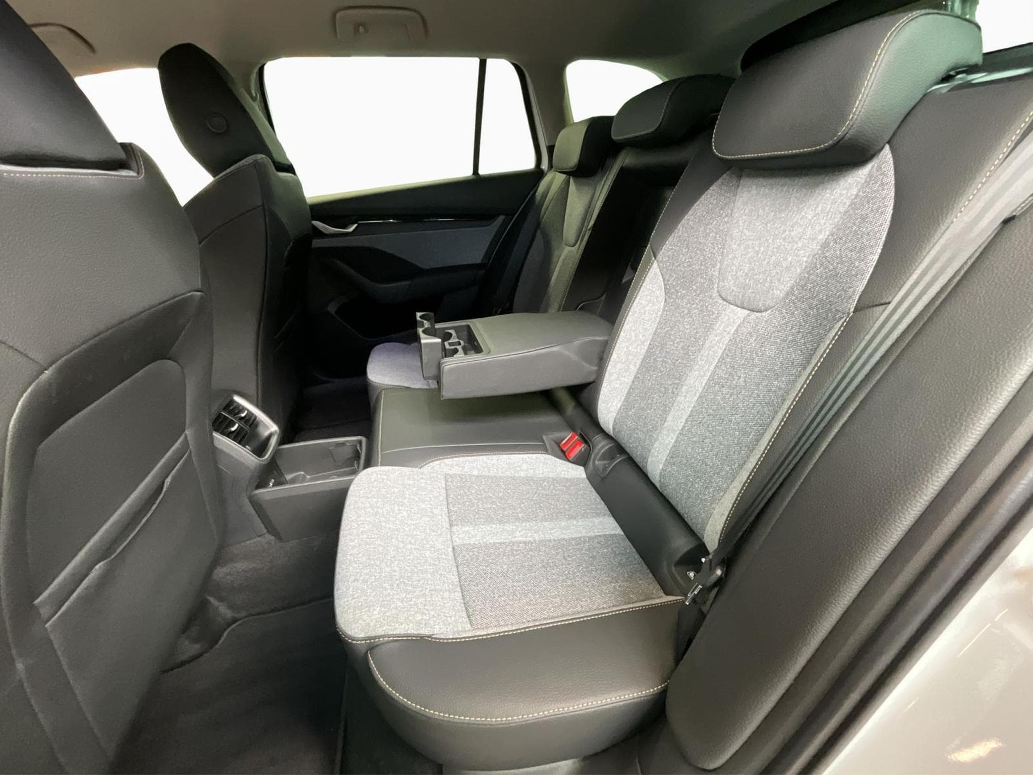 Skoda Octavia Combi+Selection+DSG+LODGE+P.Comfort+AHK (2025) - Photo 15