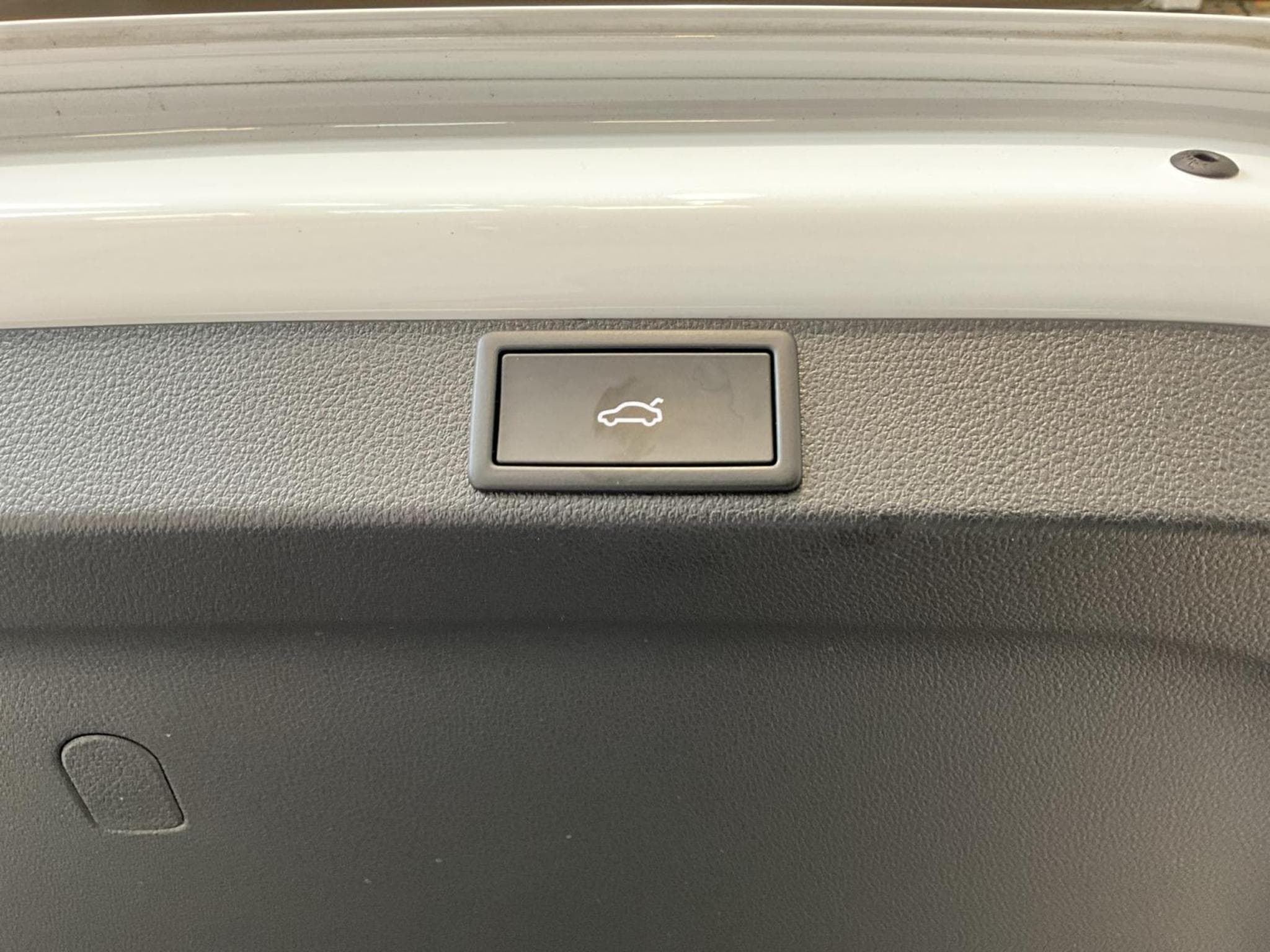 Skoda Octavia Combi+Selection+DSG+LODGE+P.Comfort+AHK (2025) - Photo 18